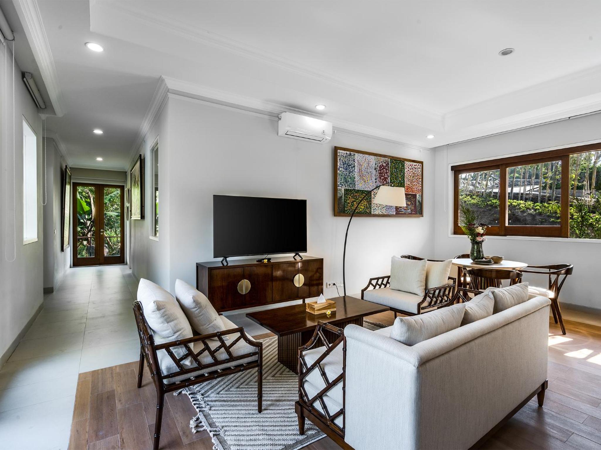 Two-Bedroom Villa - Photo 4