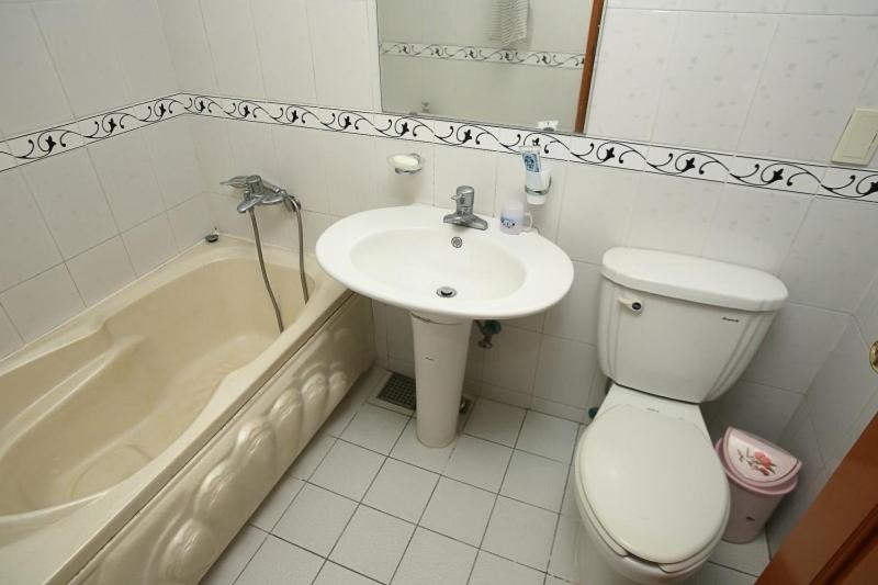 Double Room - Photo 5