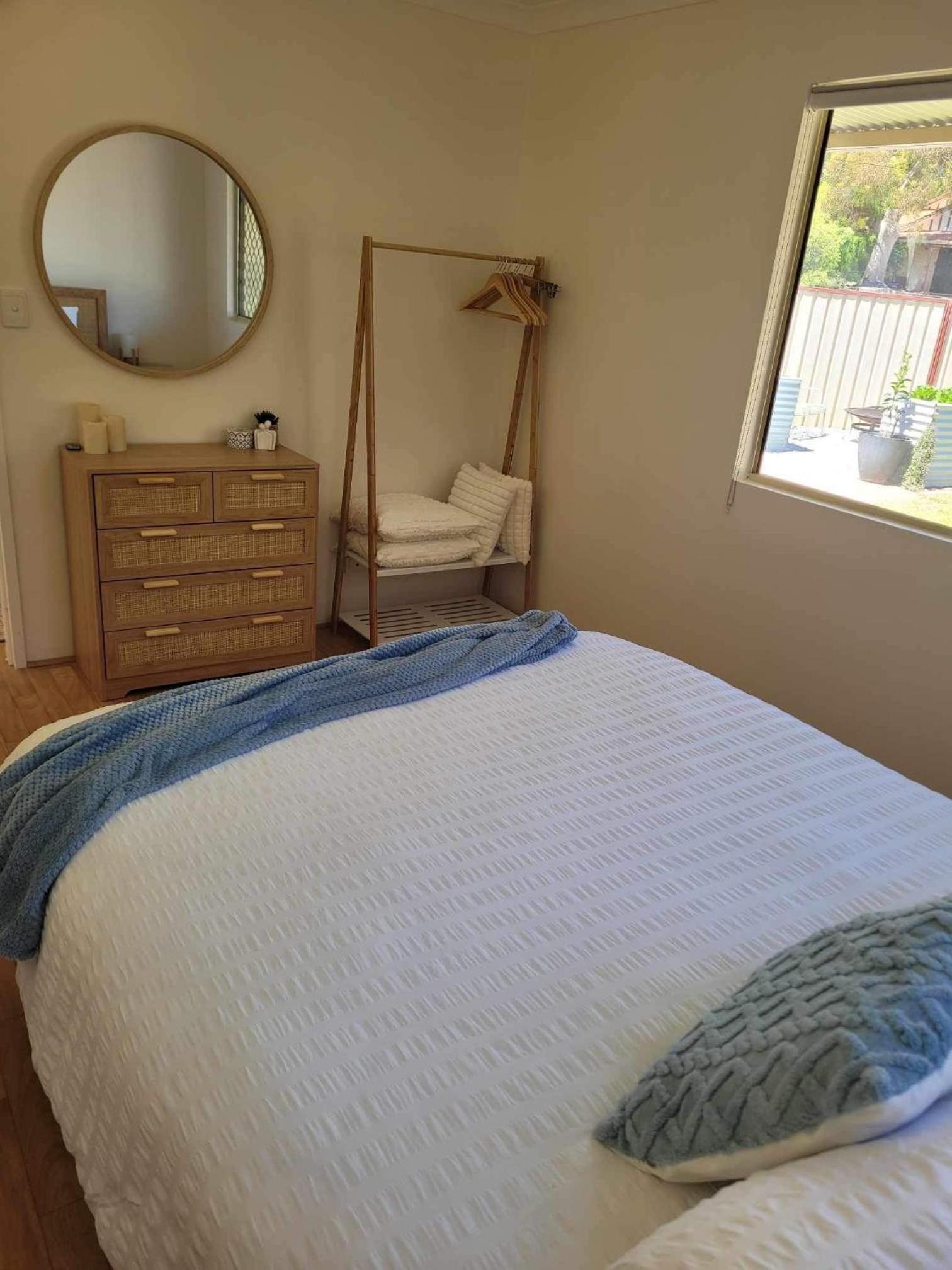 One-Bedroom House photo 1