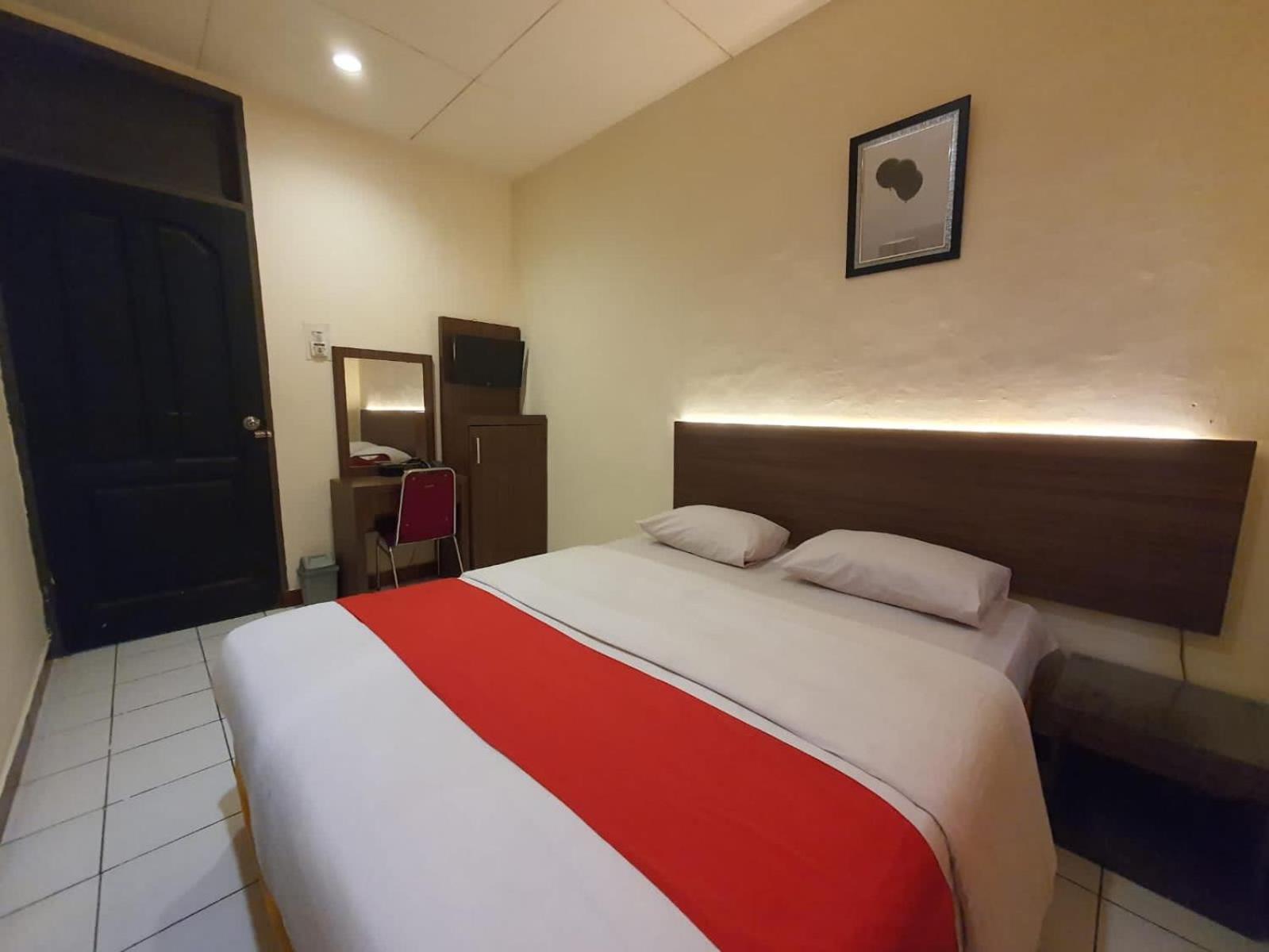 Standard Double or Twin Room photo 2