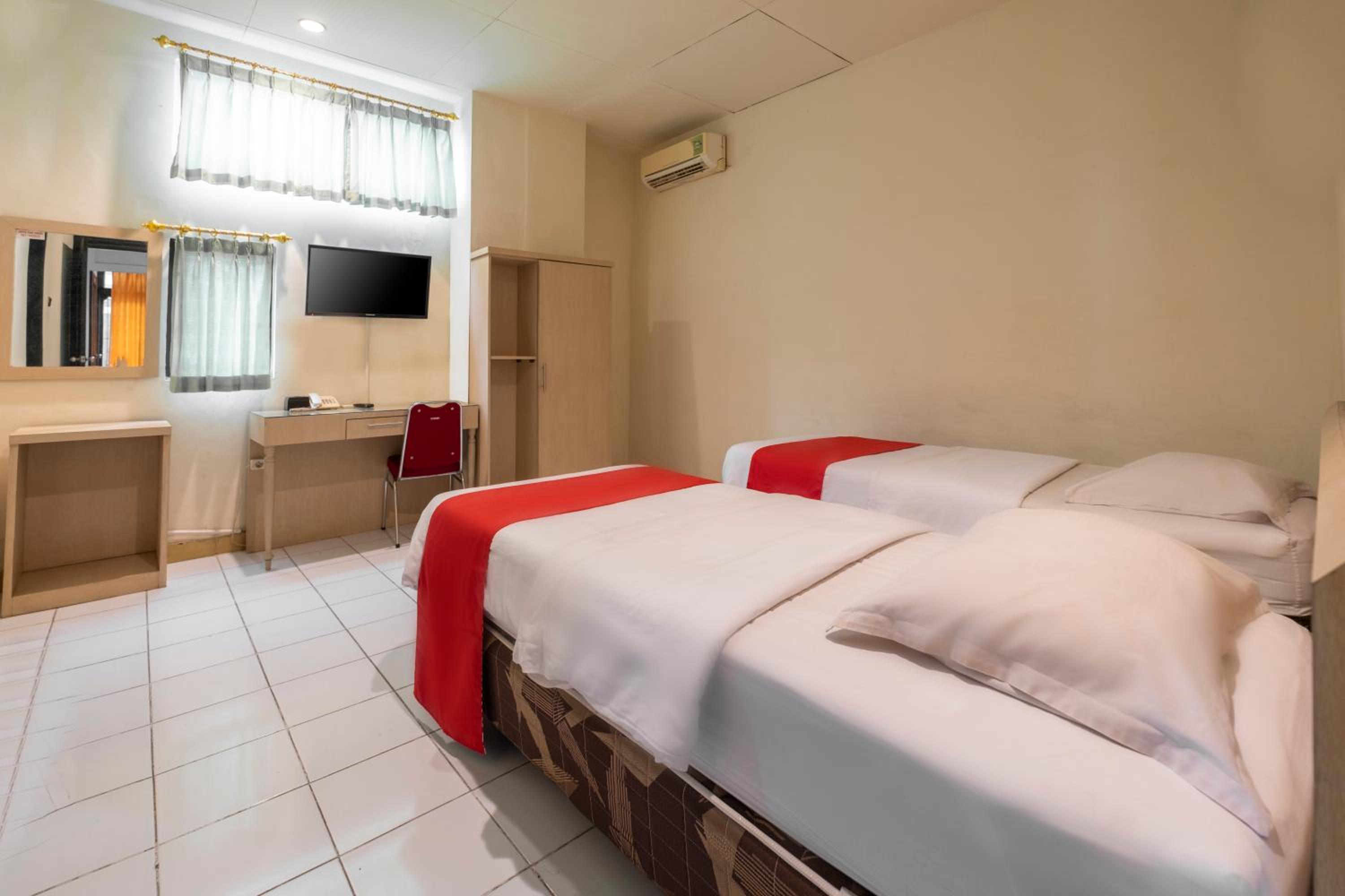 Deluxe Double or Twin Room photo 1