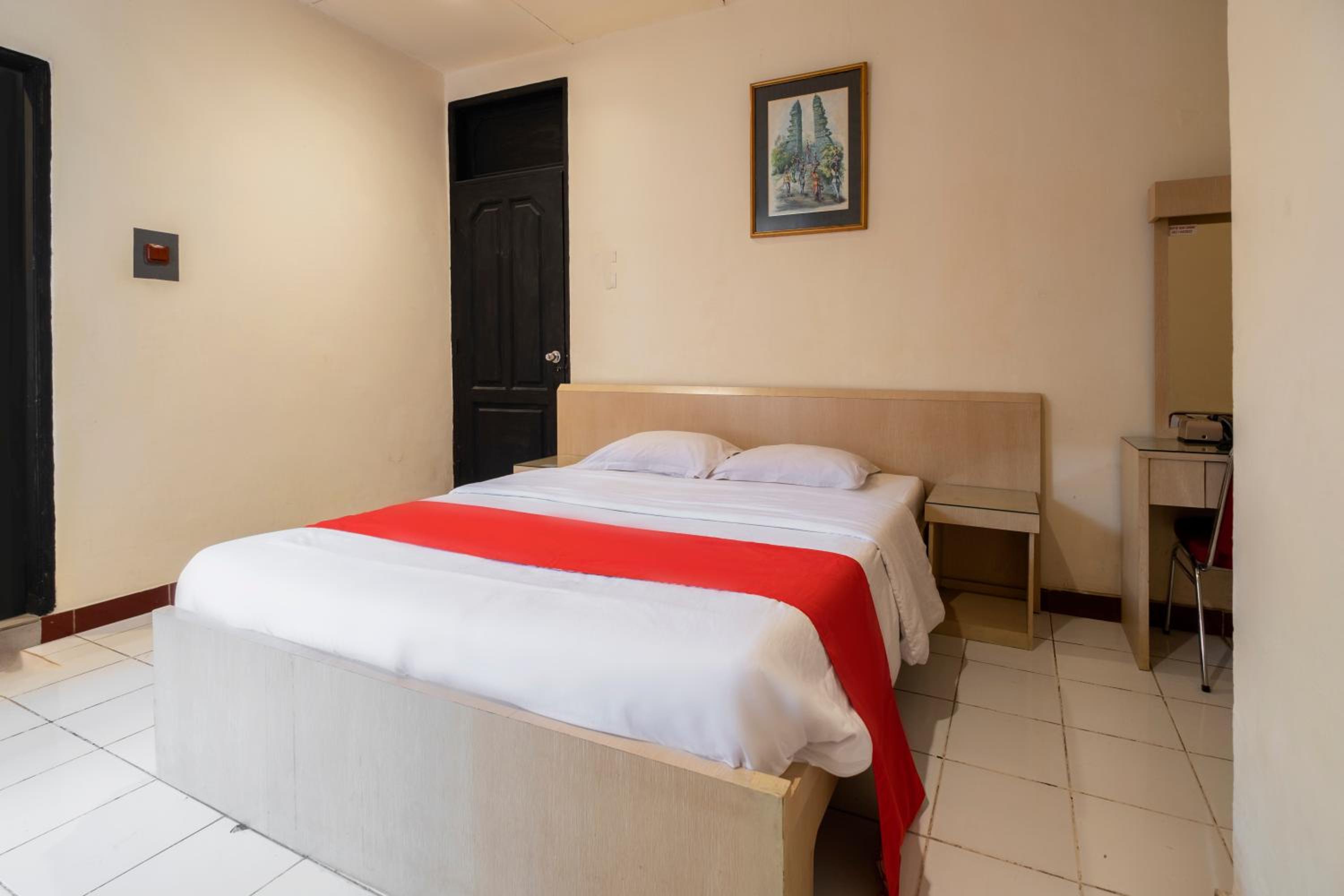 Deluxe Double or Twin Room photo 3