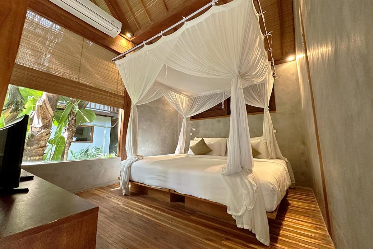 Deluxe Double Room With Pool Access - Photo 4
