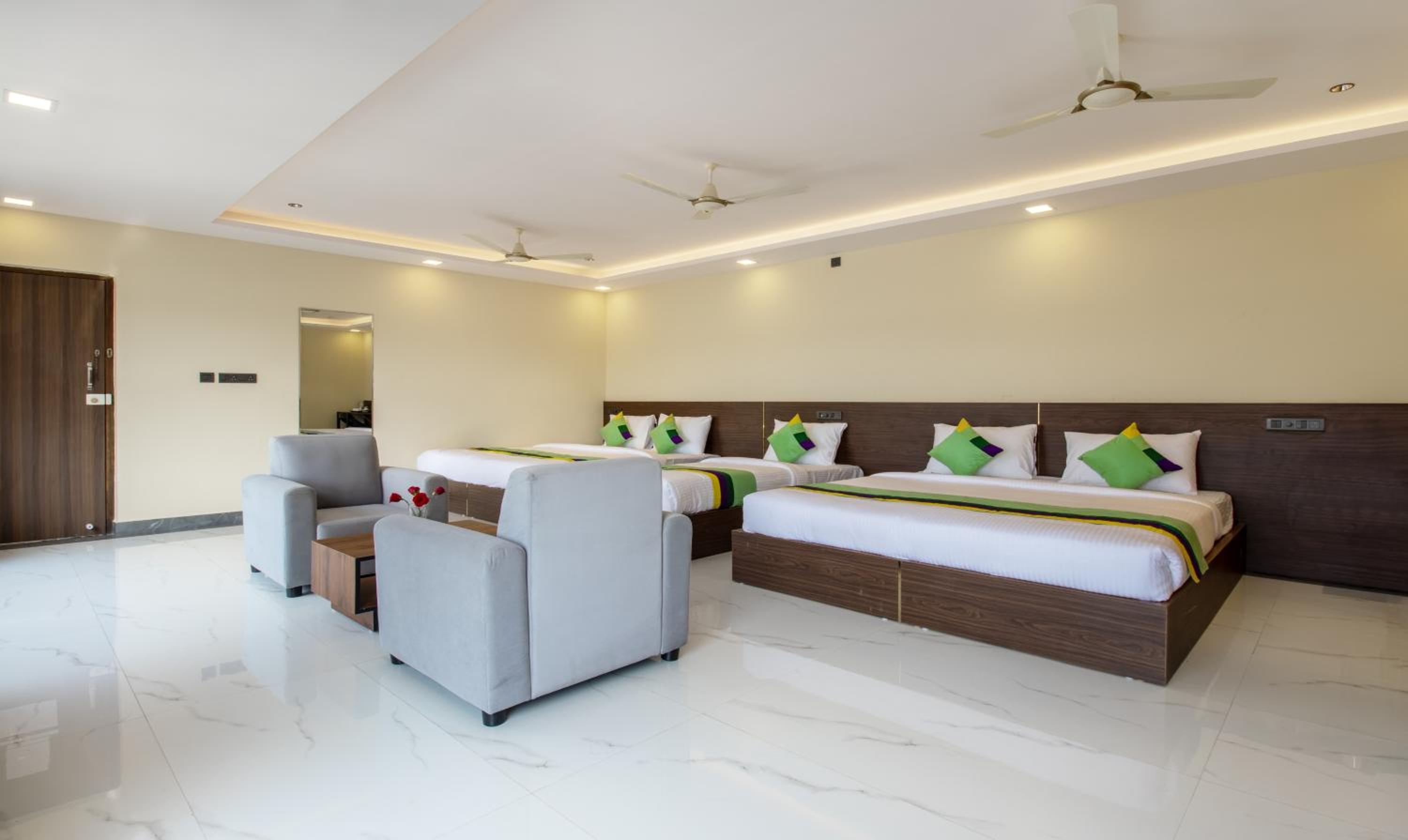 Spacious Premium Room photo 2