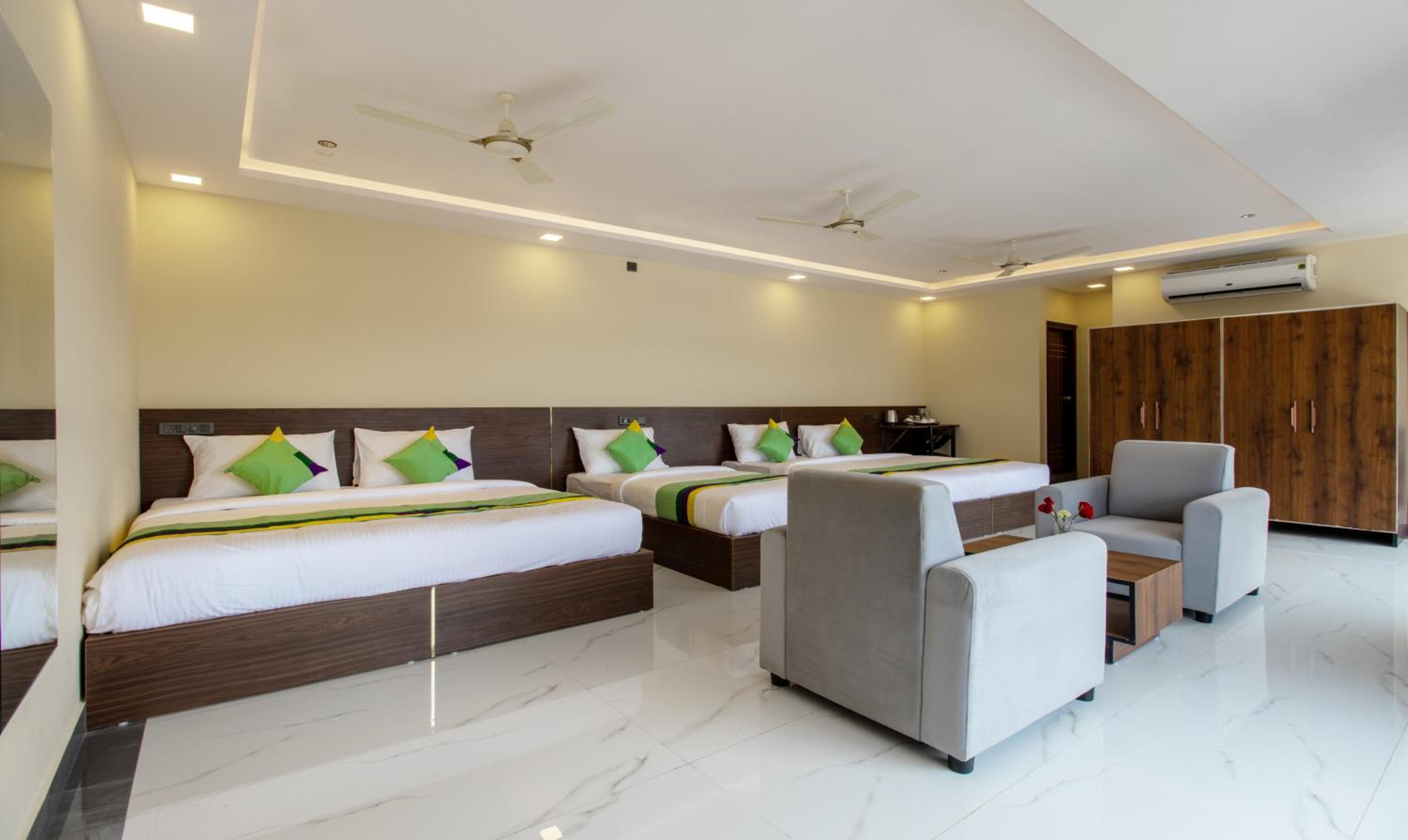 Spacious Premium Room photo 1