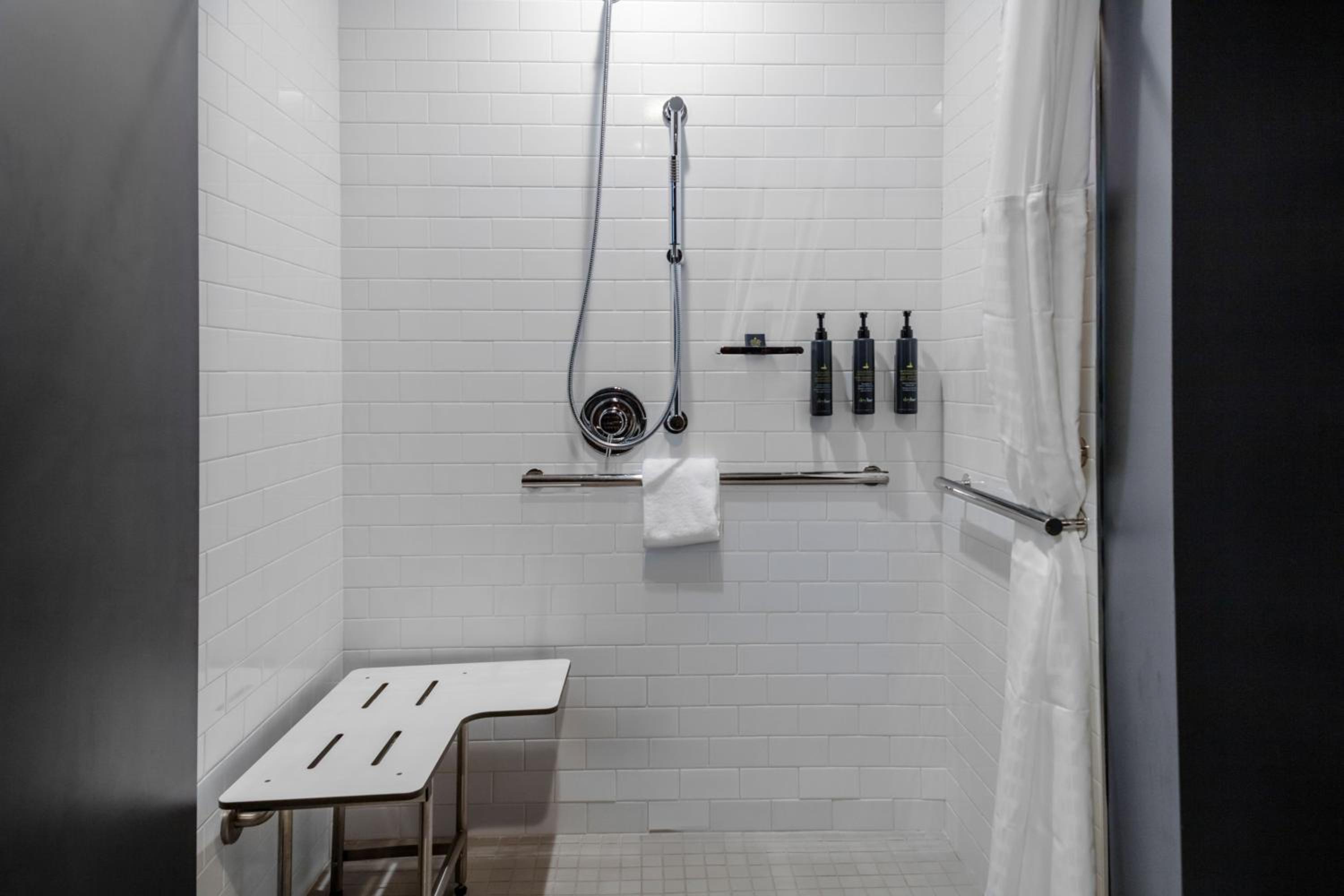 Aloft, Suite, 2 Queen (Mobility Accessible w/ Tub) photo 2