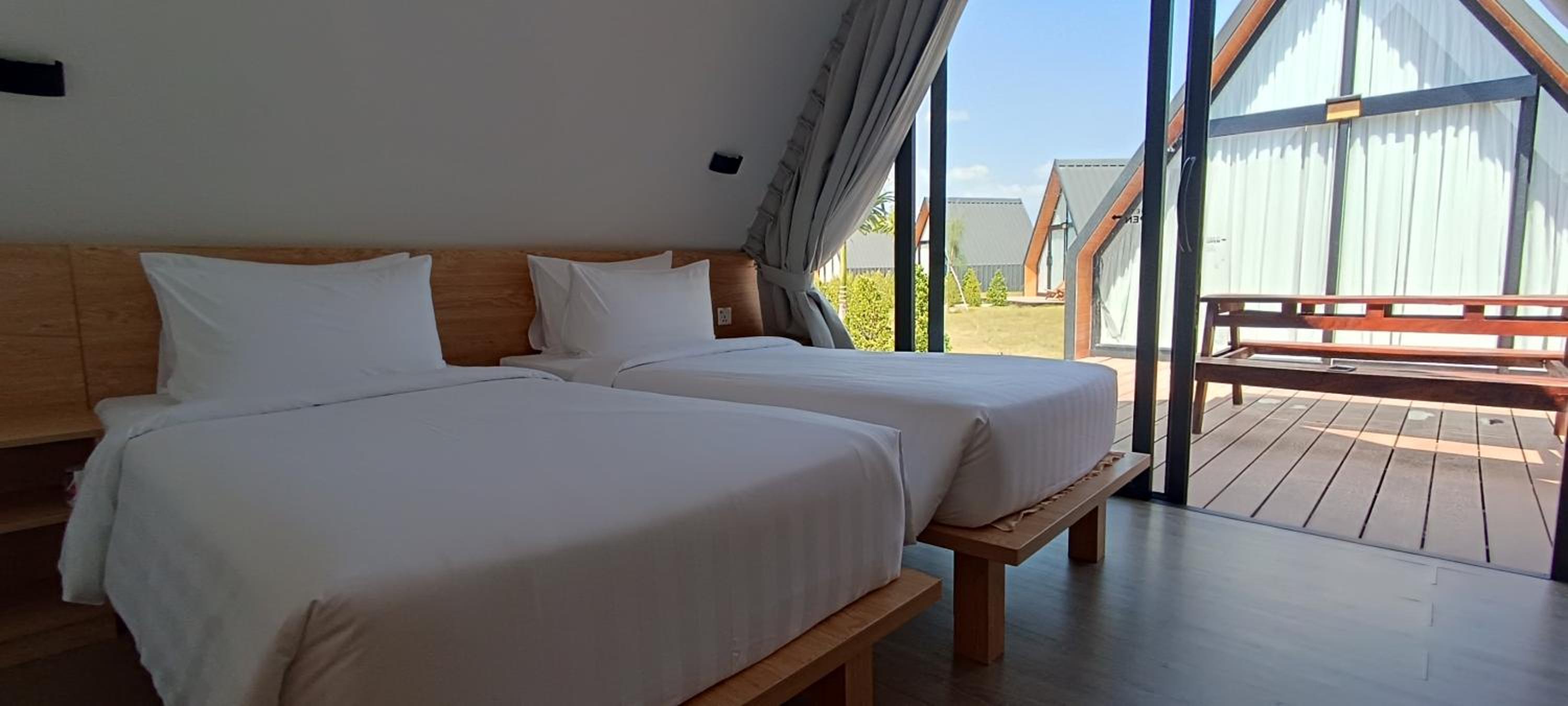 Twin Beds Garden View photo 3