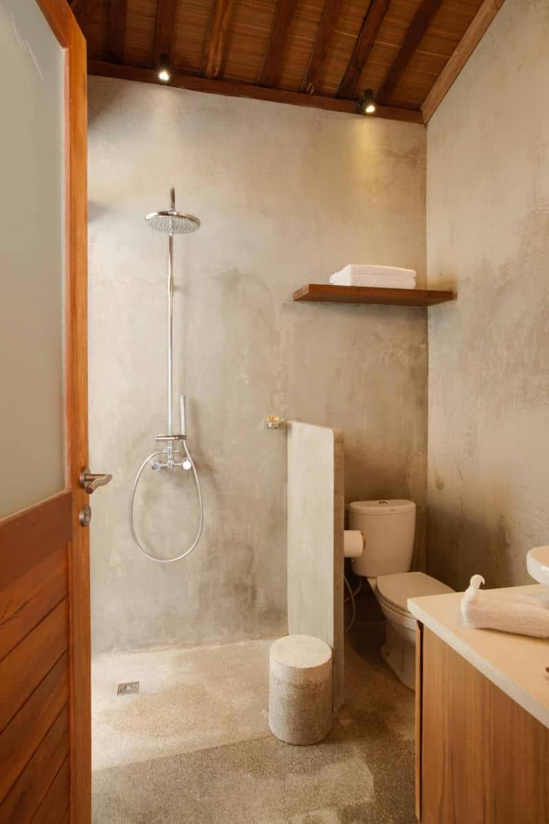 Deluxe Bungalow With Pool Access - Photo 9