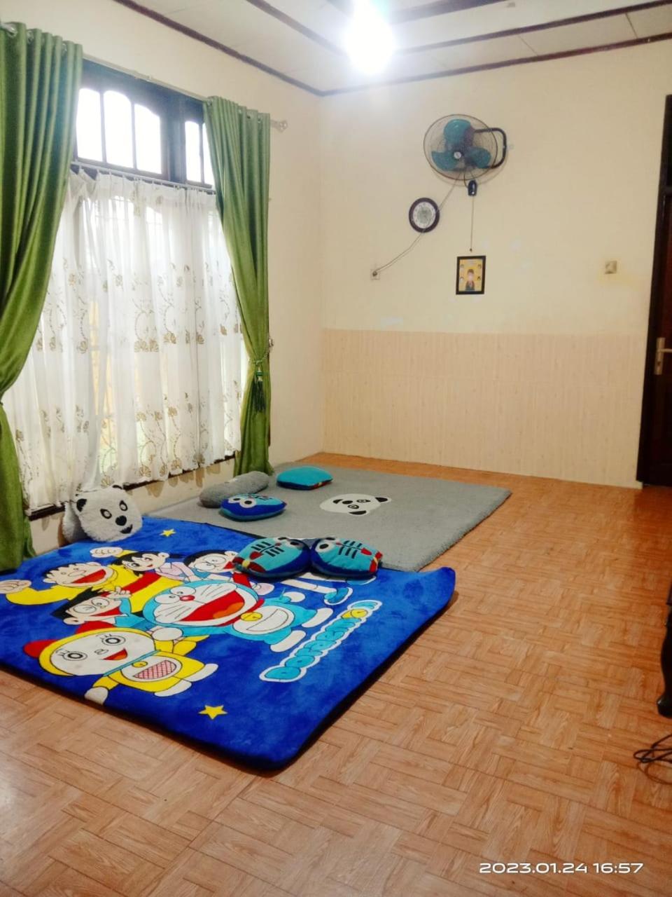 One-Bedroom House photo 1