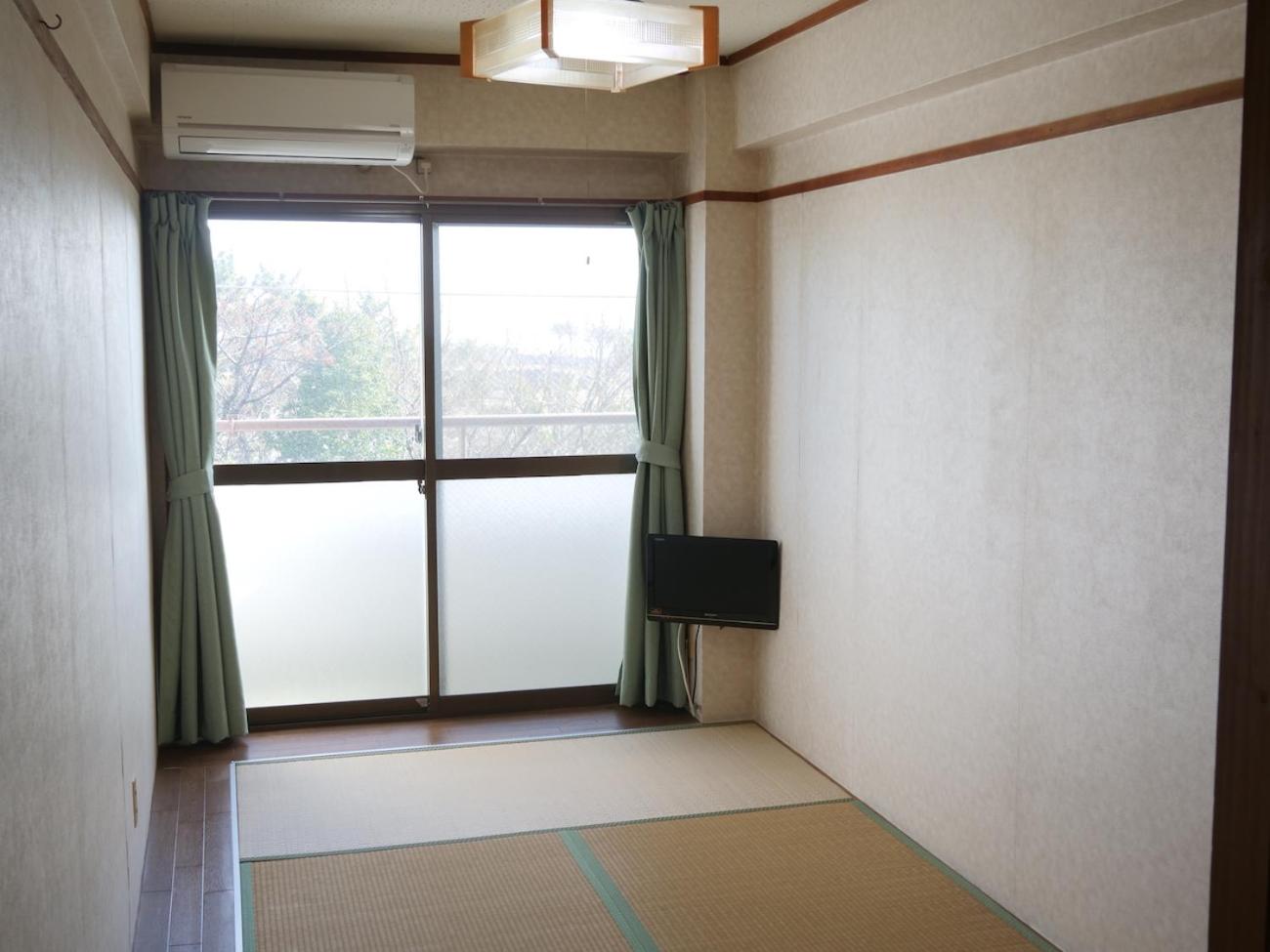 Japanese-Style Room