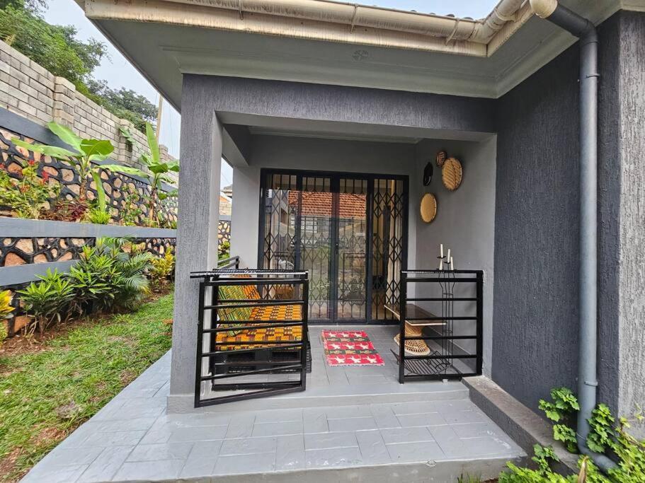 Four-Bedroom House photo 2