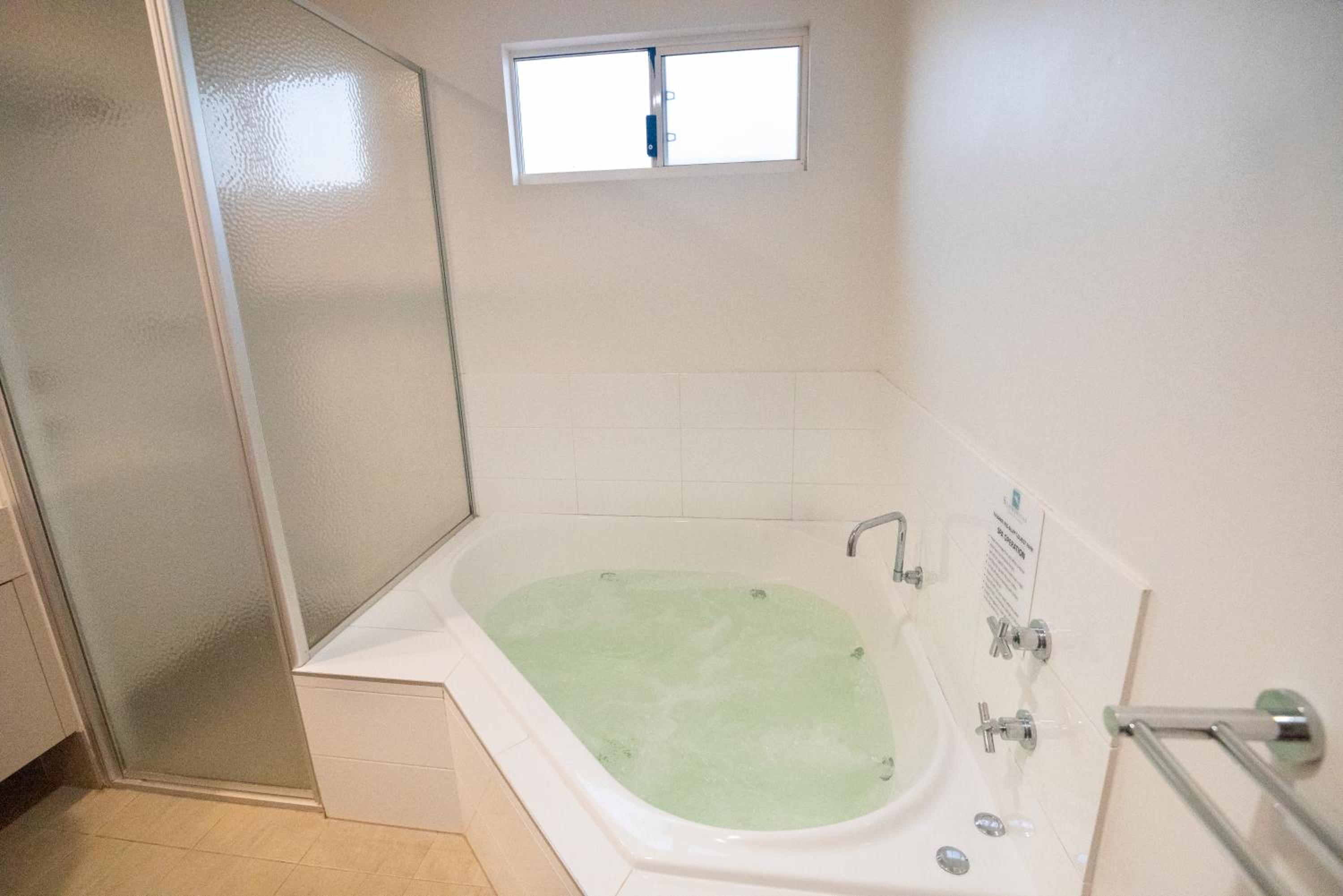 Premium Ocean View Holiday Unit - Spa