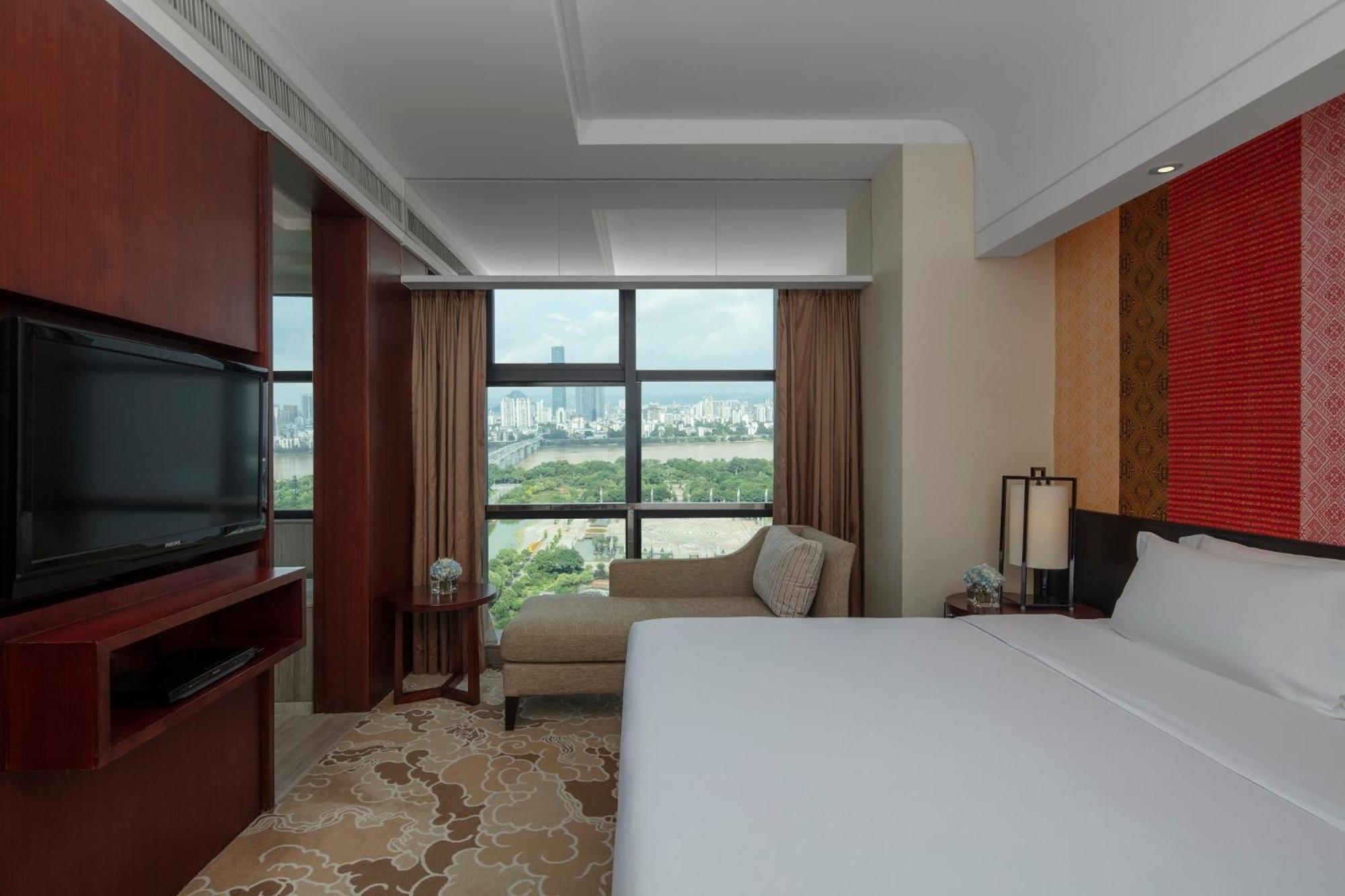 Junior Studio Room with River View - Photo 3