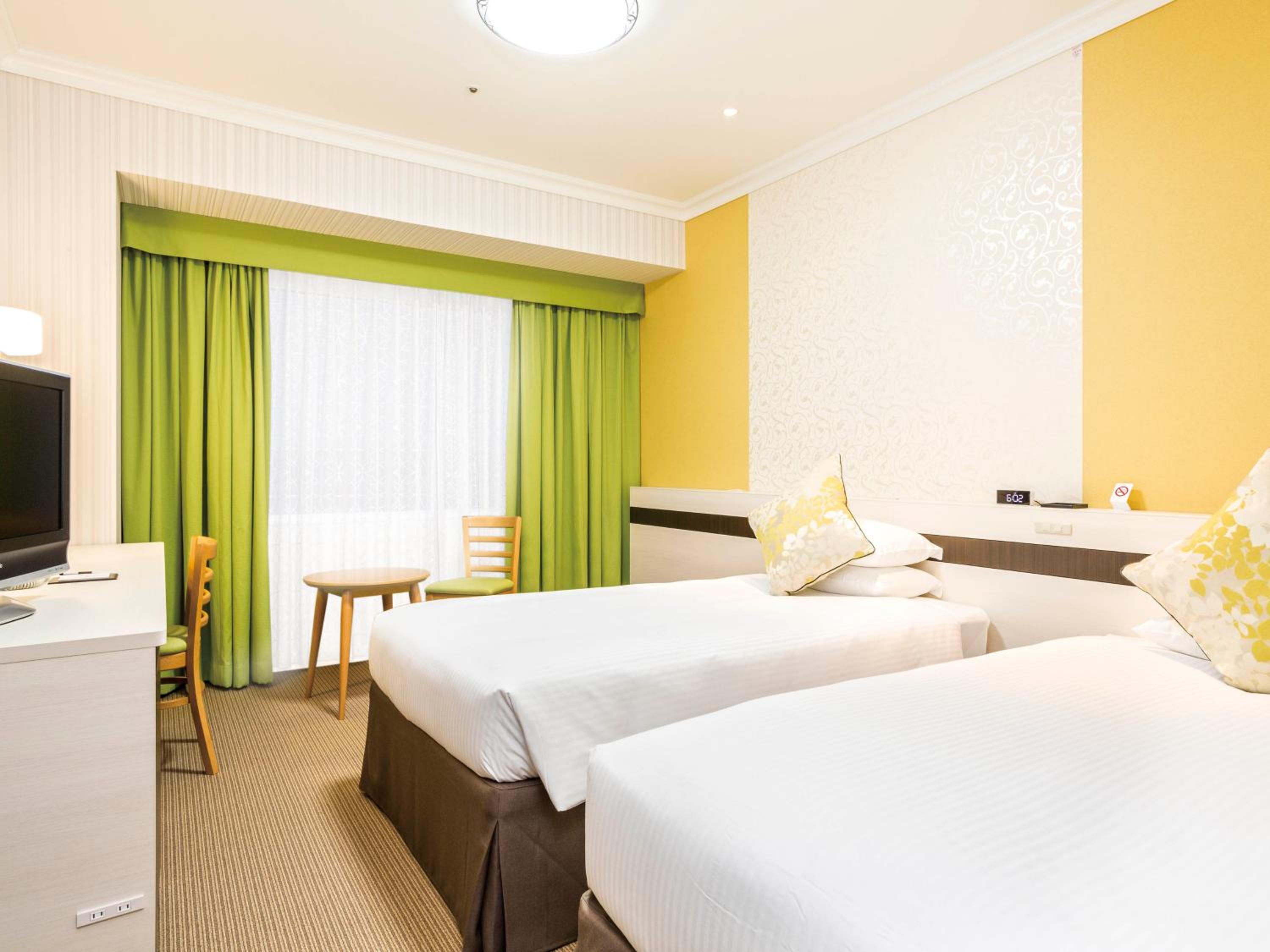 Standard Plus Twin Room