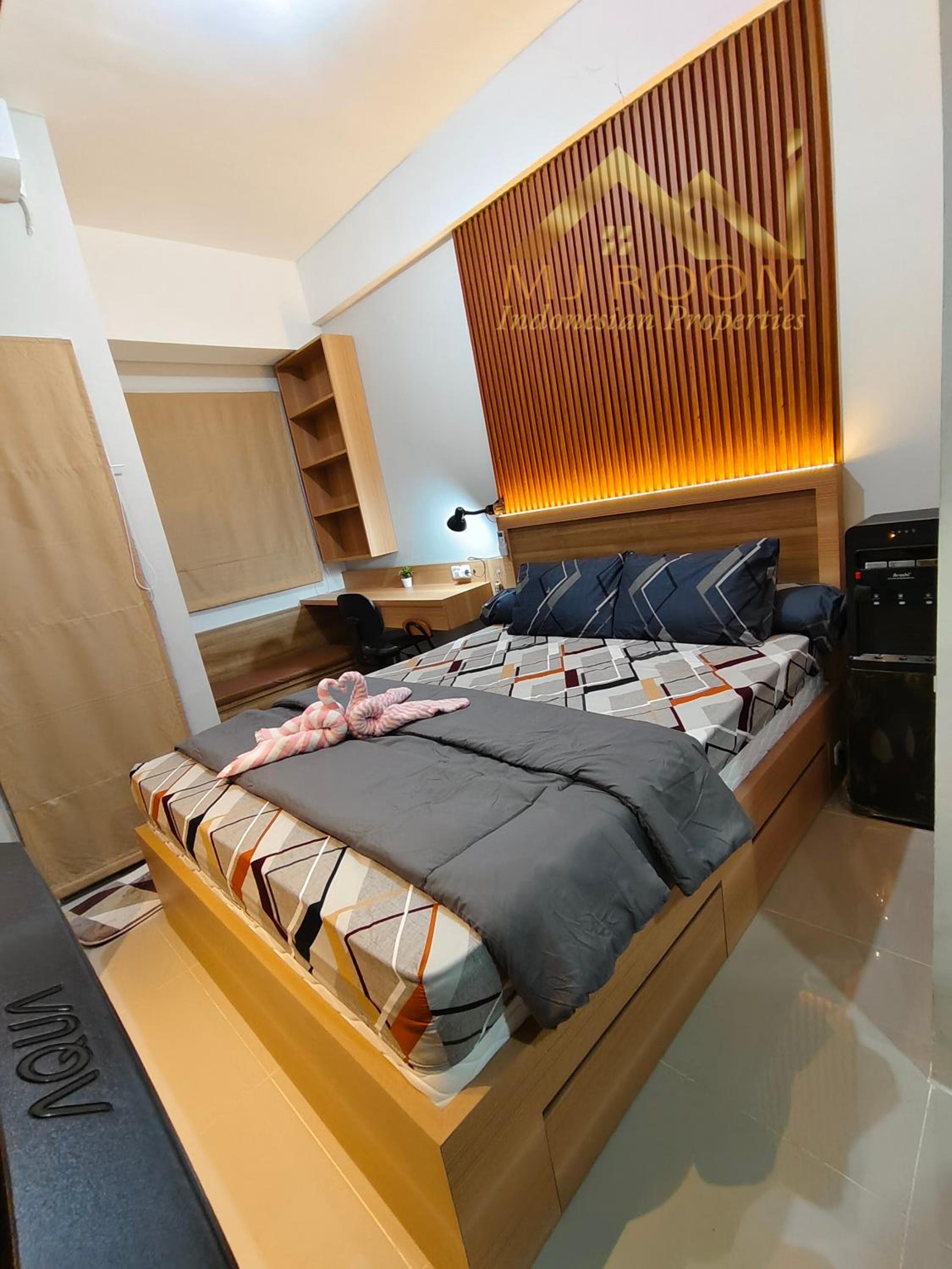 One-Bedroom Apartment photo 1