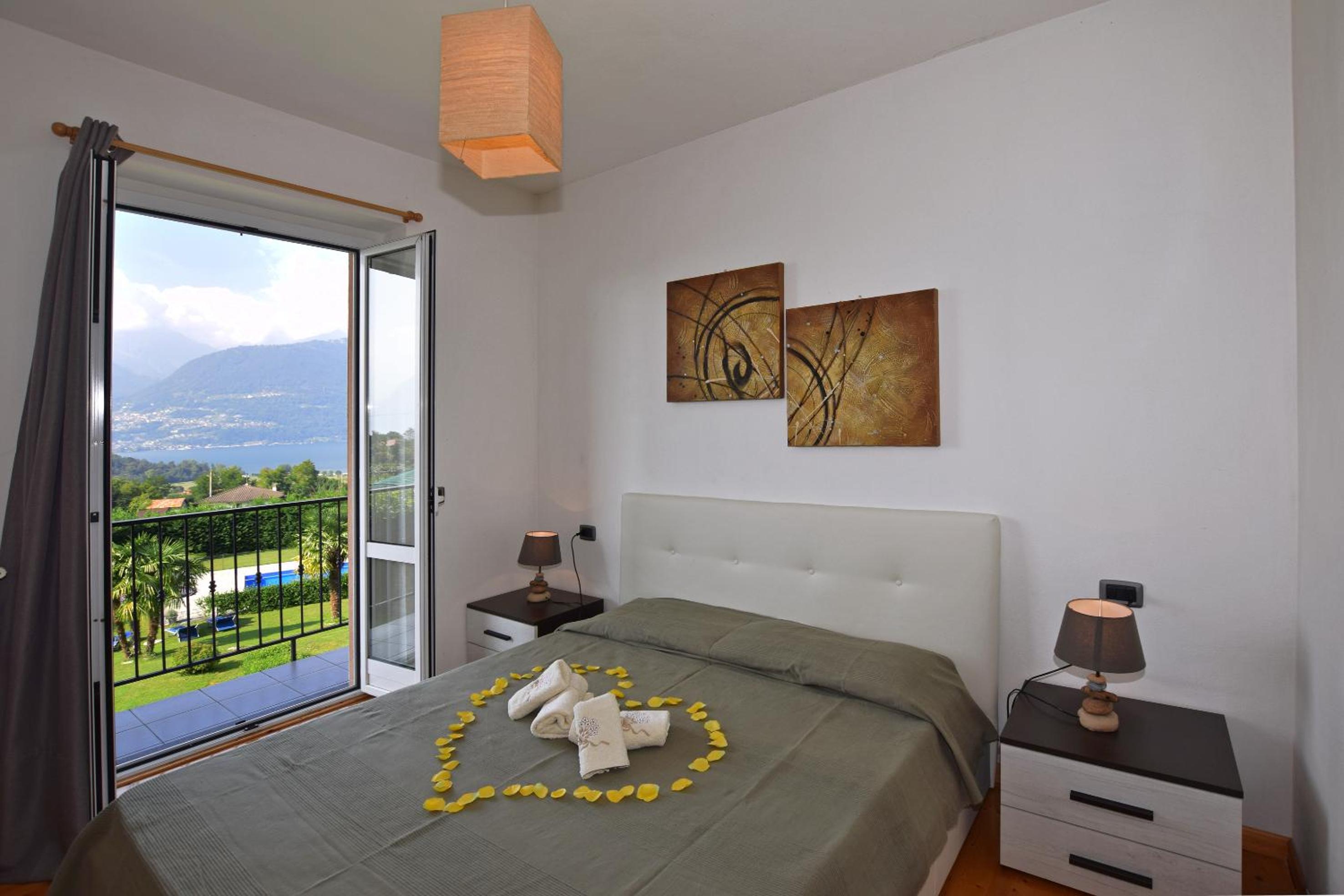 One Bedroom Apartment with Lake View 1 photo 1