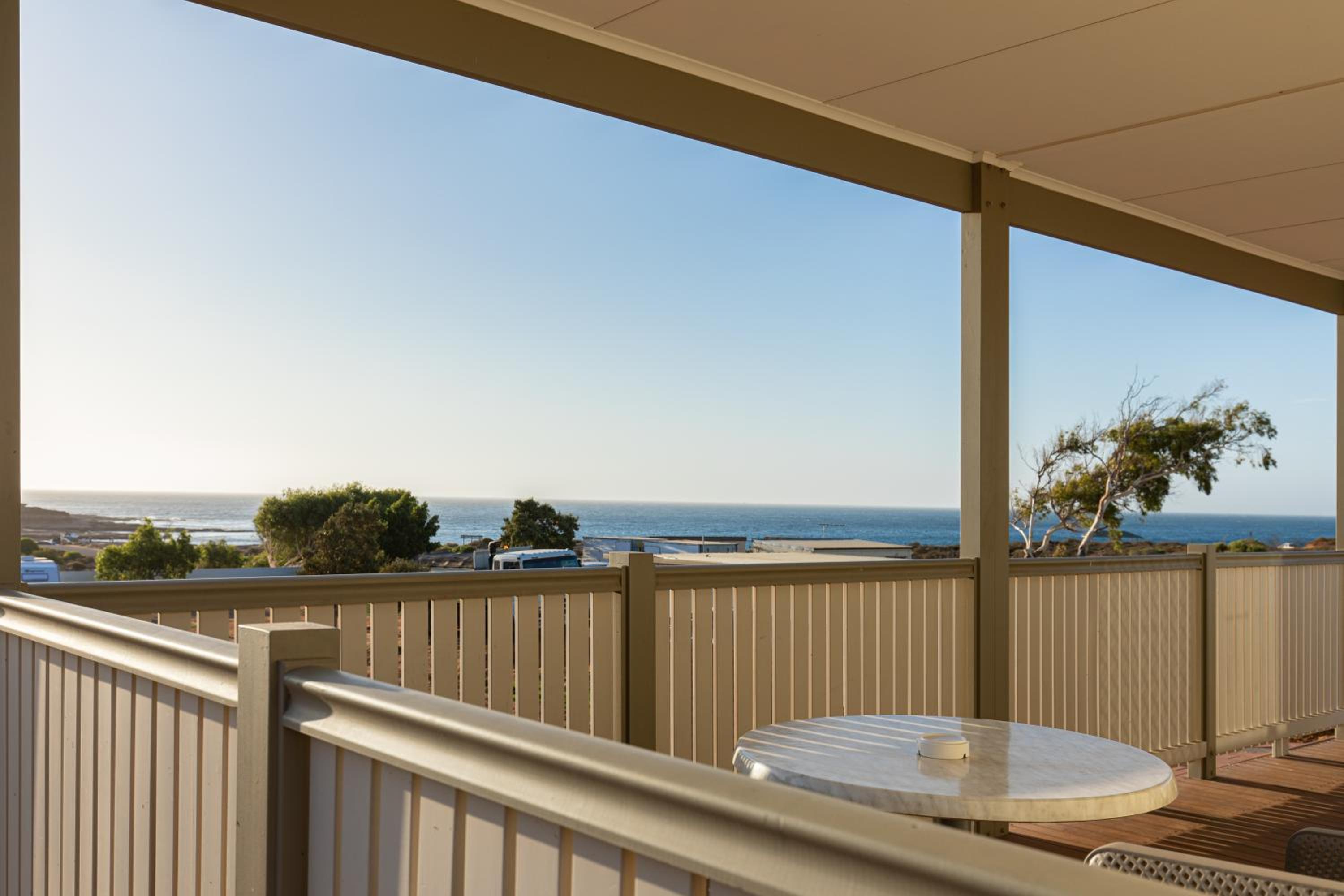 Premium Ocean View Holiday Unit - Photo 9