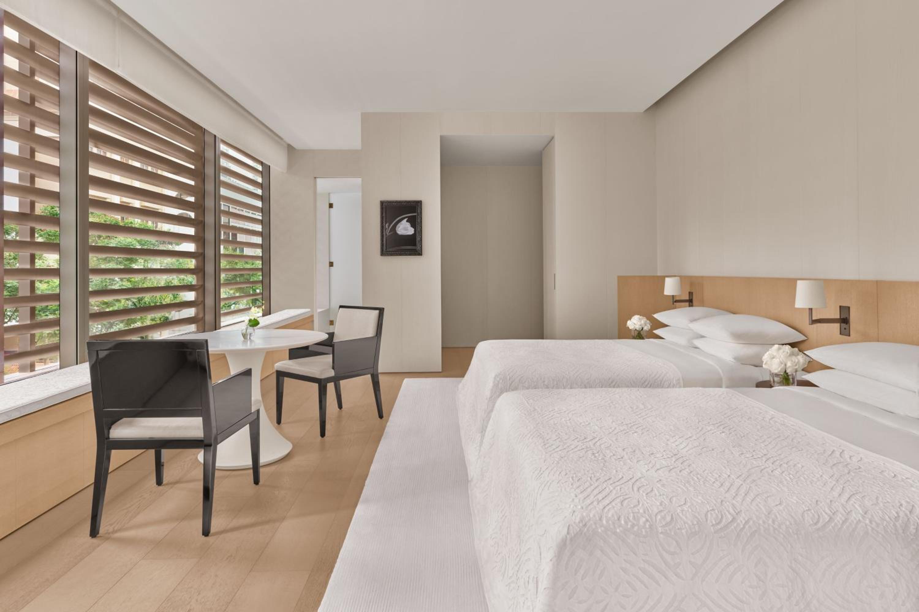 Deluxe Double, Larger Guest room, 2 Double, City view