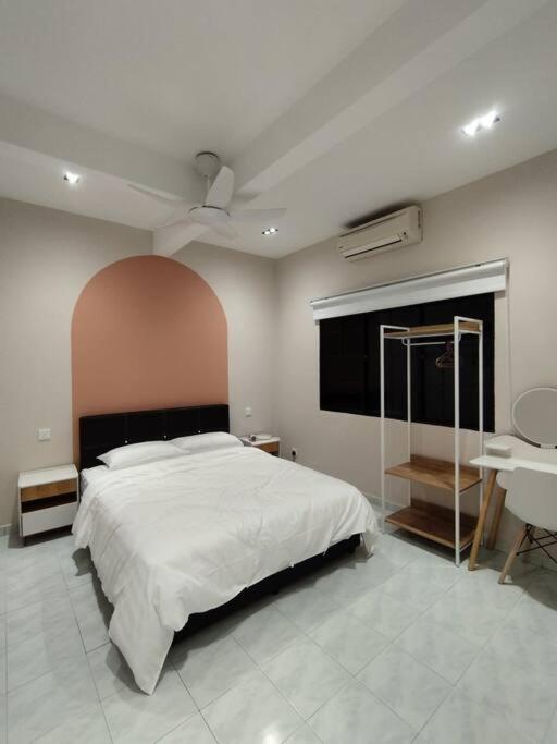 Three-Bedroom House photo 1