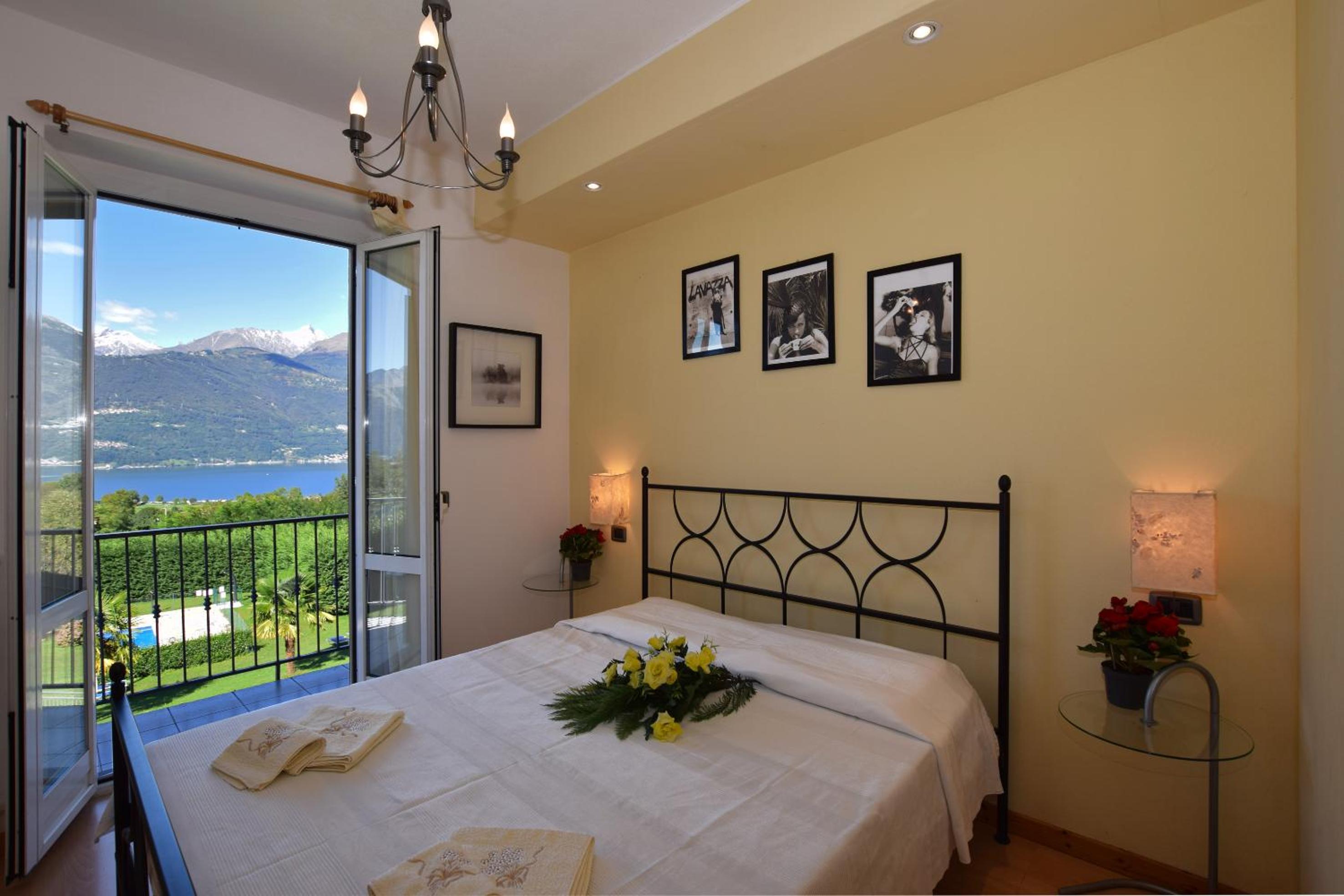 One-Bedroom House photo 1