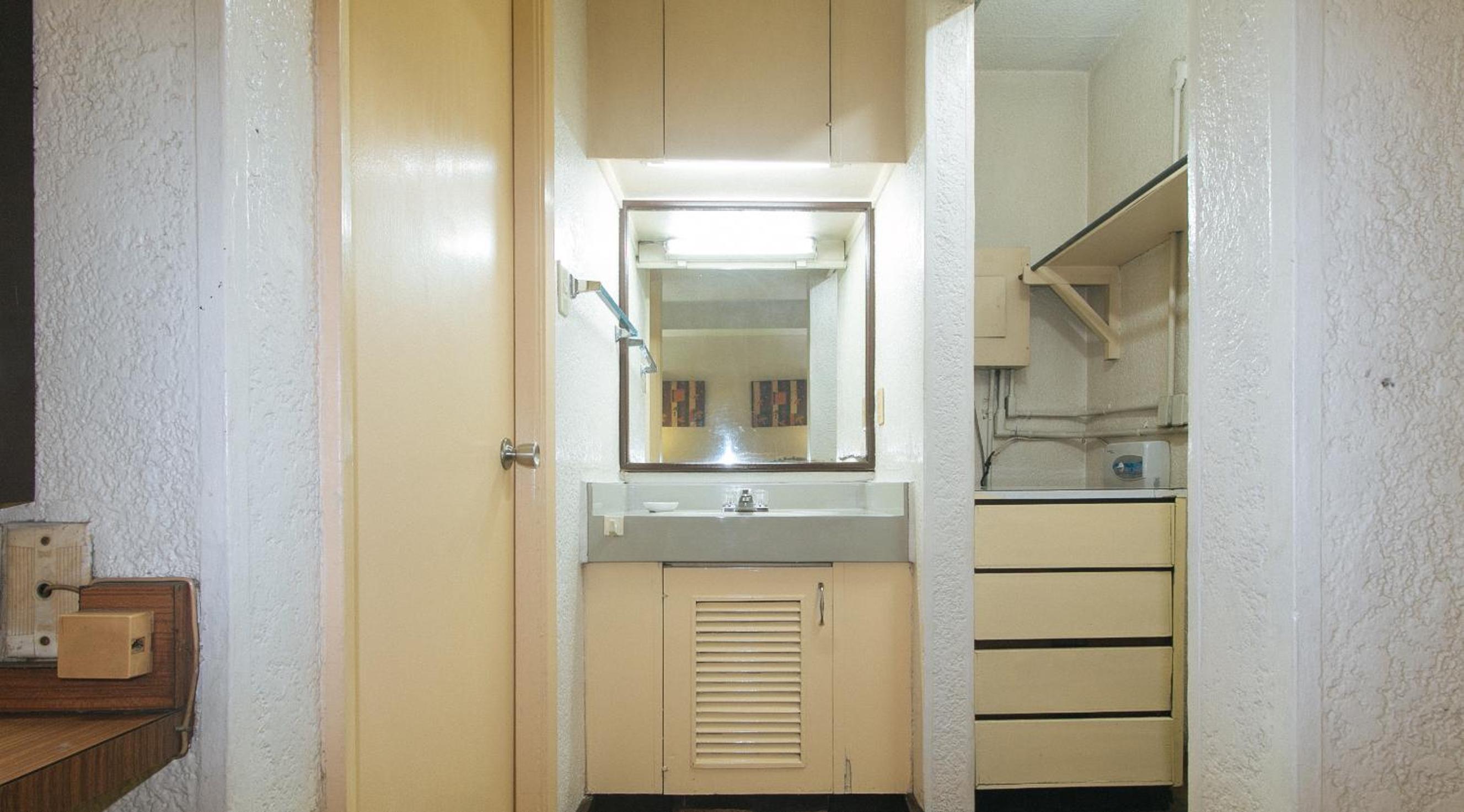 Deluxe Room - Photo 9