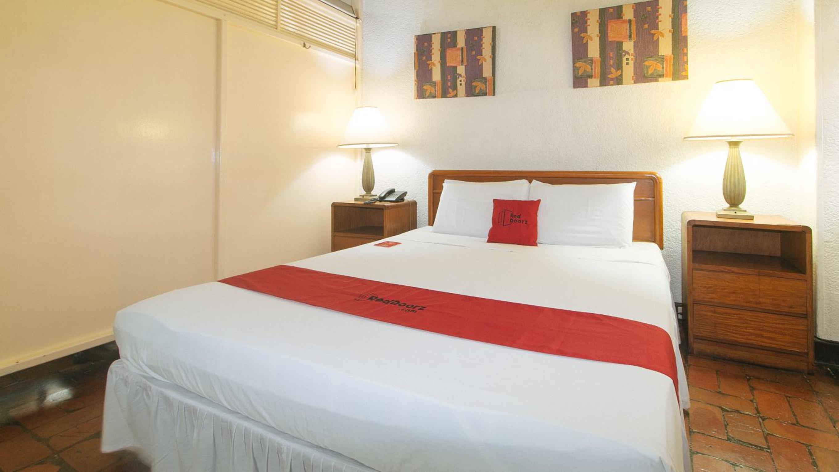 Deluxe Room - Photo 3