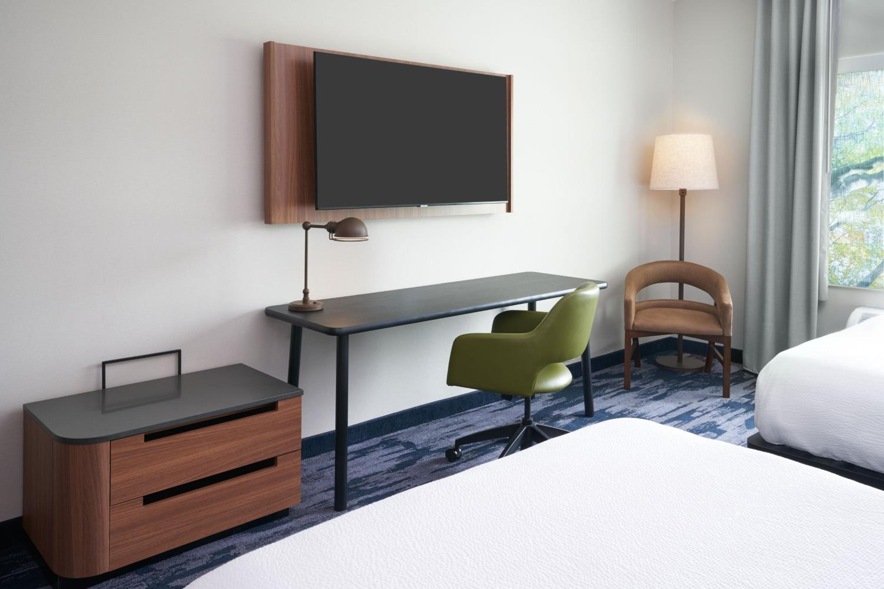 Queen Room with Two Queen Beds and Adapted Tub - Mobility and Hearing Accessible - Photo 1