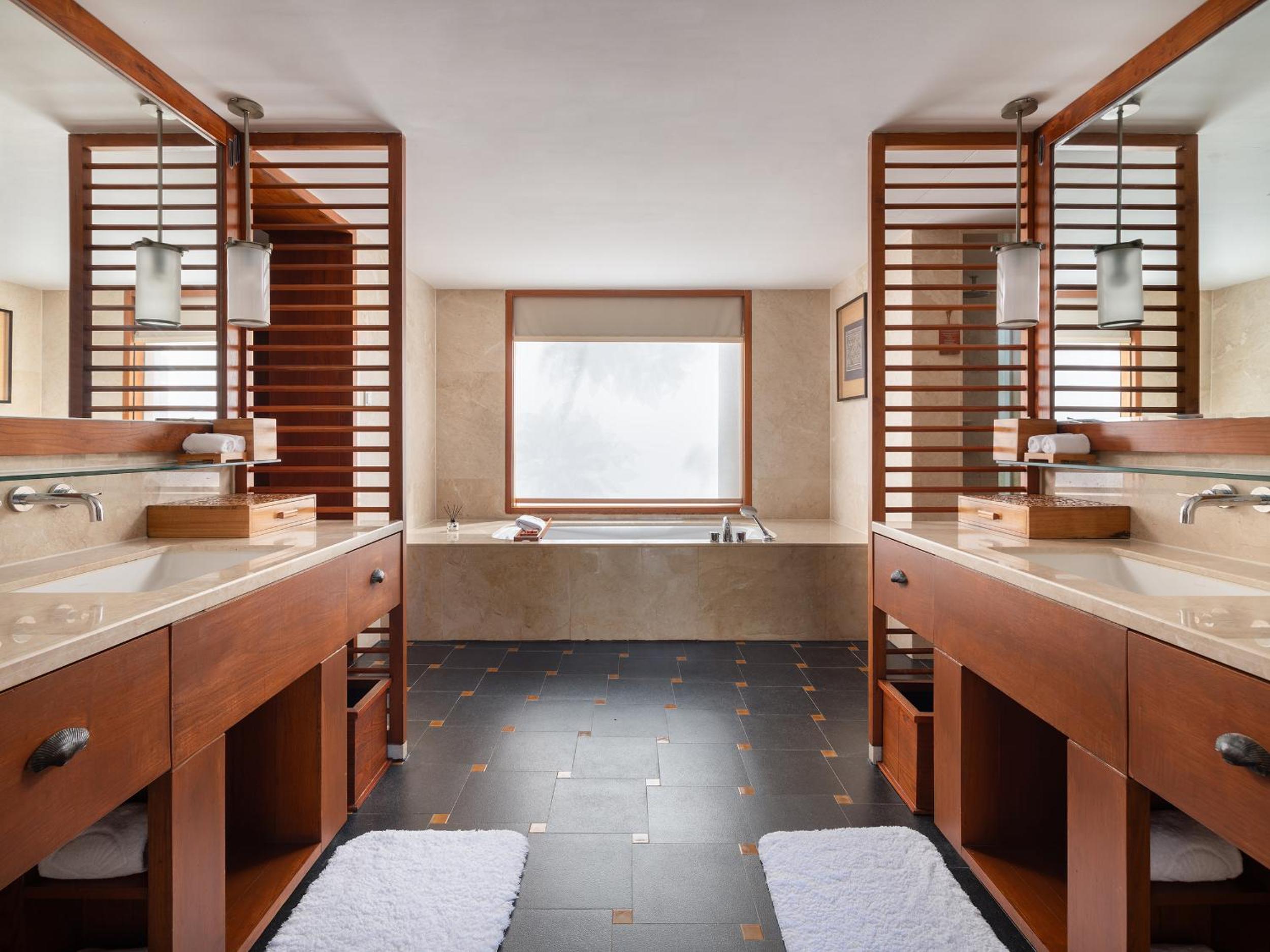 Suite with Sea View - Photo 3