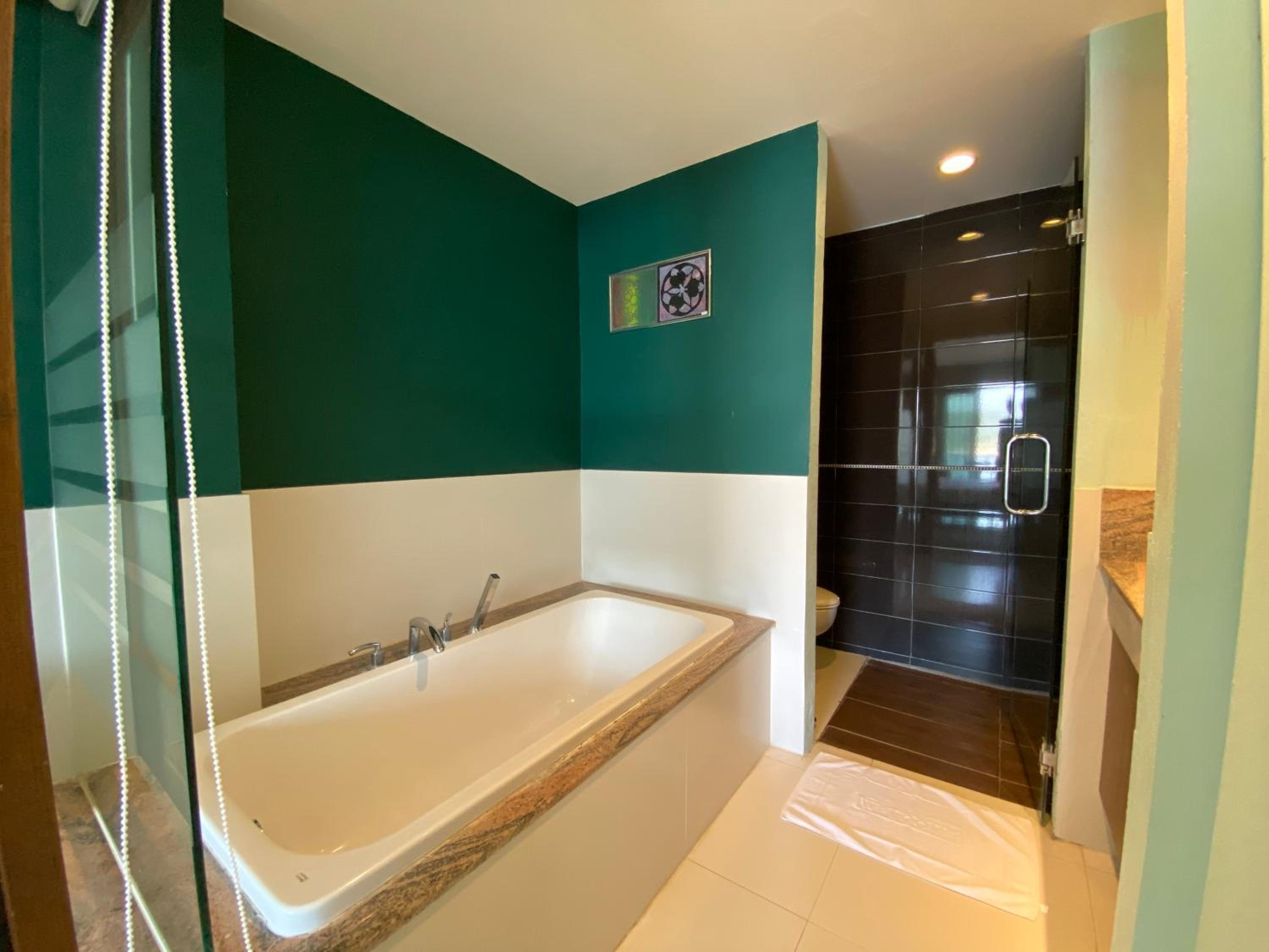 Deluxe Twin Room - Photo 8