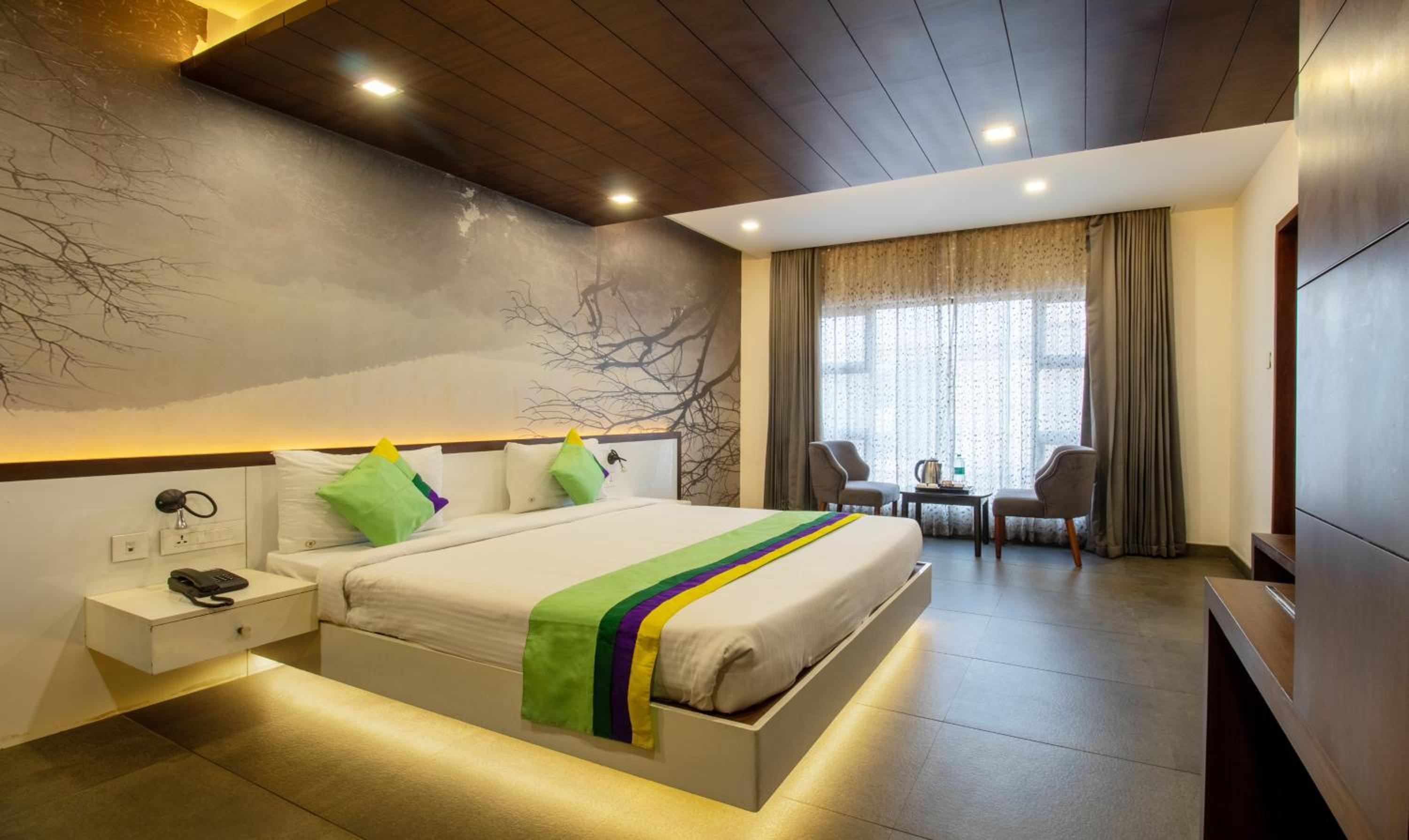 Deluxe Room with King Bed