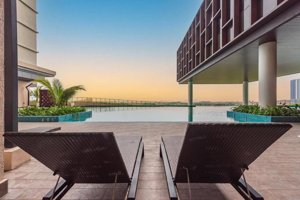 Two-Bedroom Apartment with Sea View photo 2