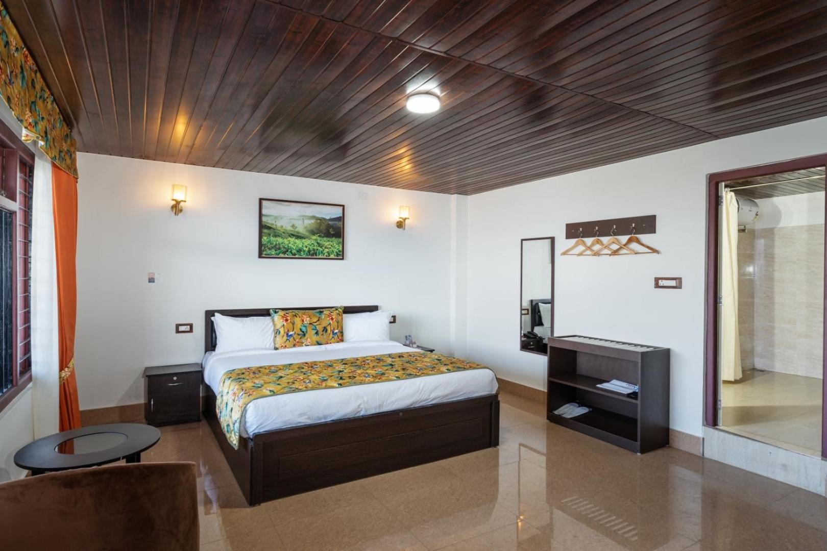 Premium Room with Balcony, Mountain & River View - Photo 6