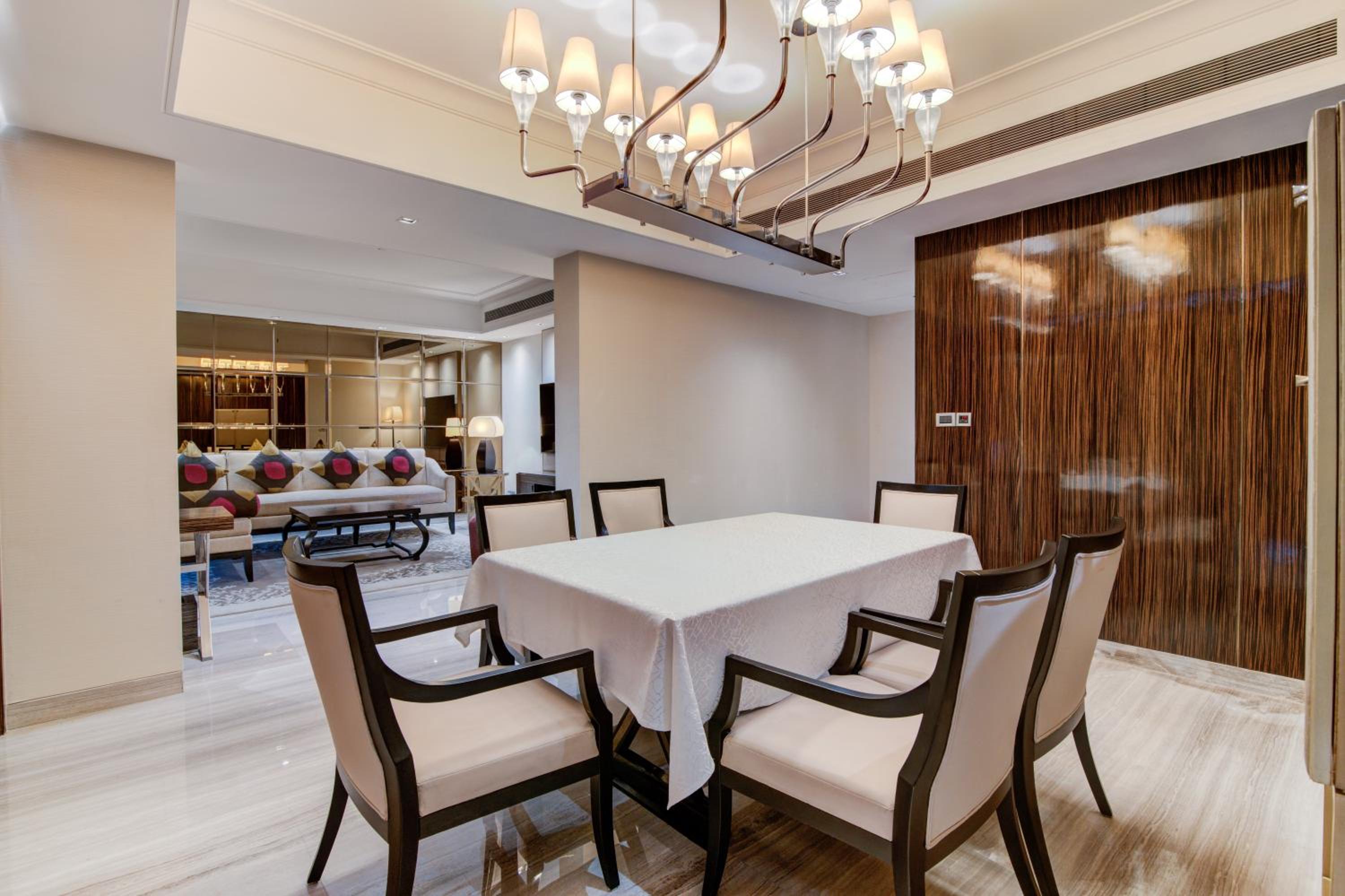 Executive Suite -20% discount on Food & Beverage, Spa and Laundry photo 3