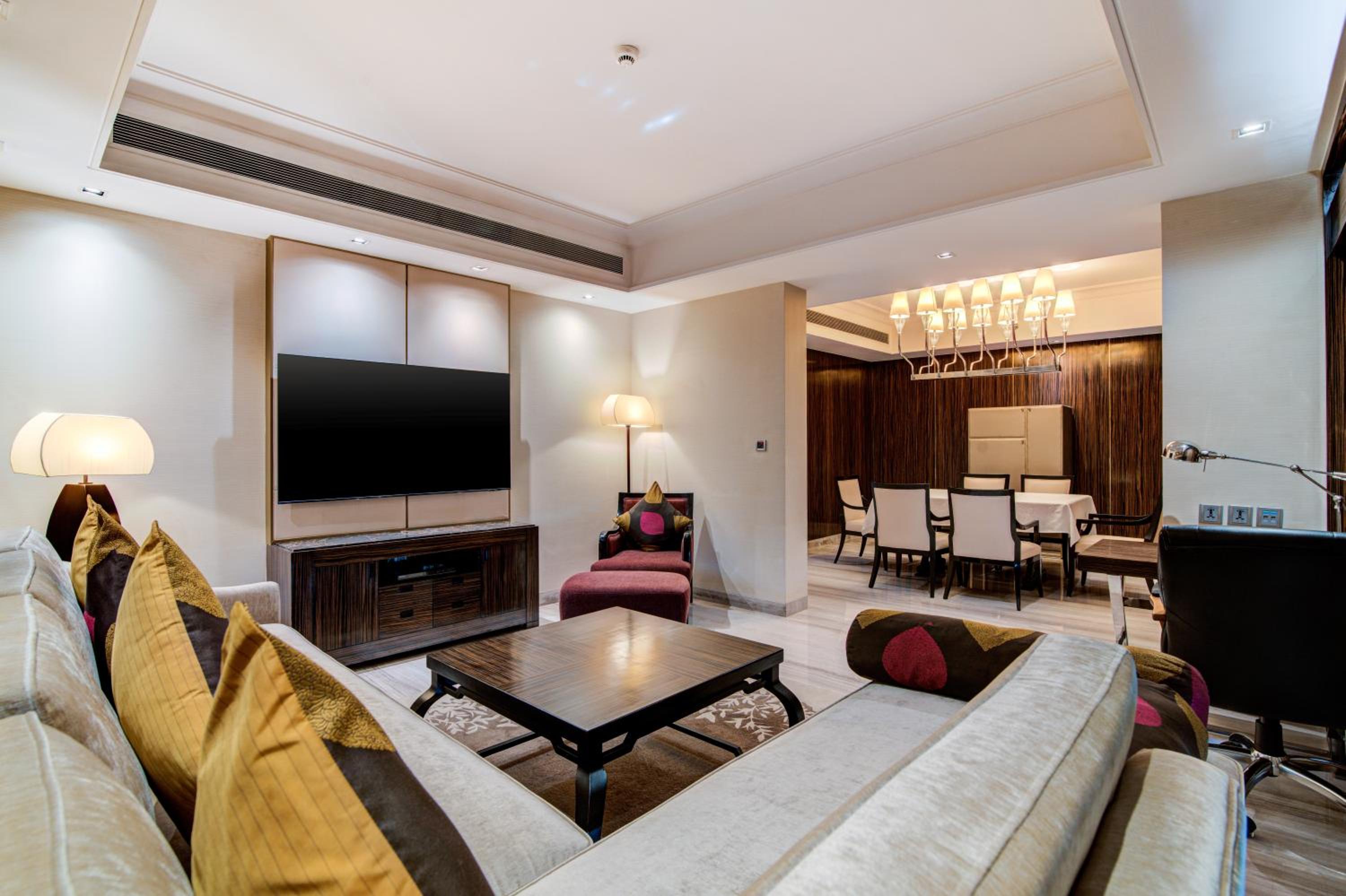 Executive Suite -20% discount on Food & Beverage, Spa and Laundry
