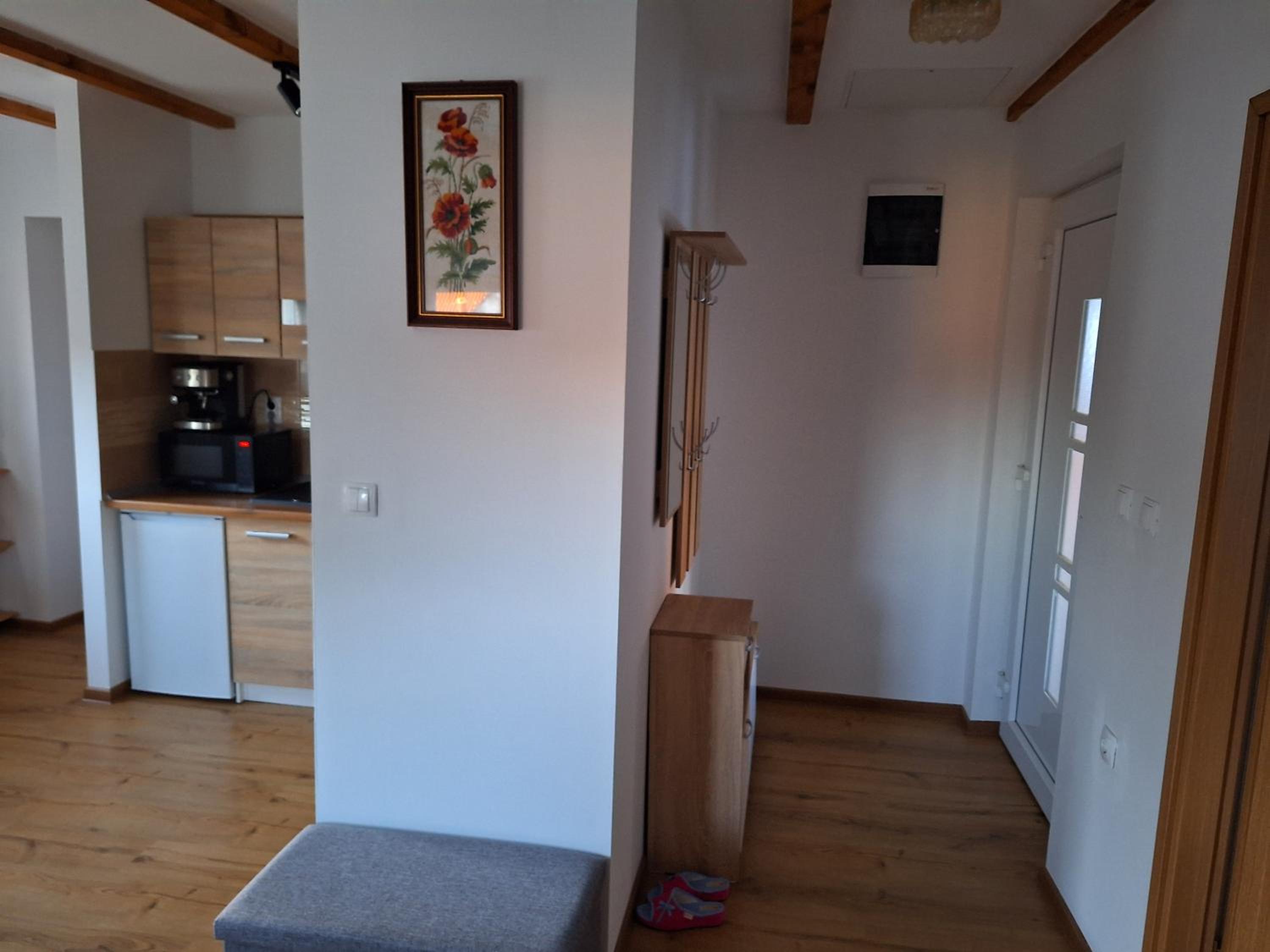 One-Bedroom Apartment photo 1
