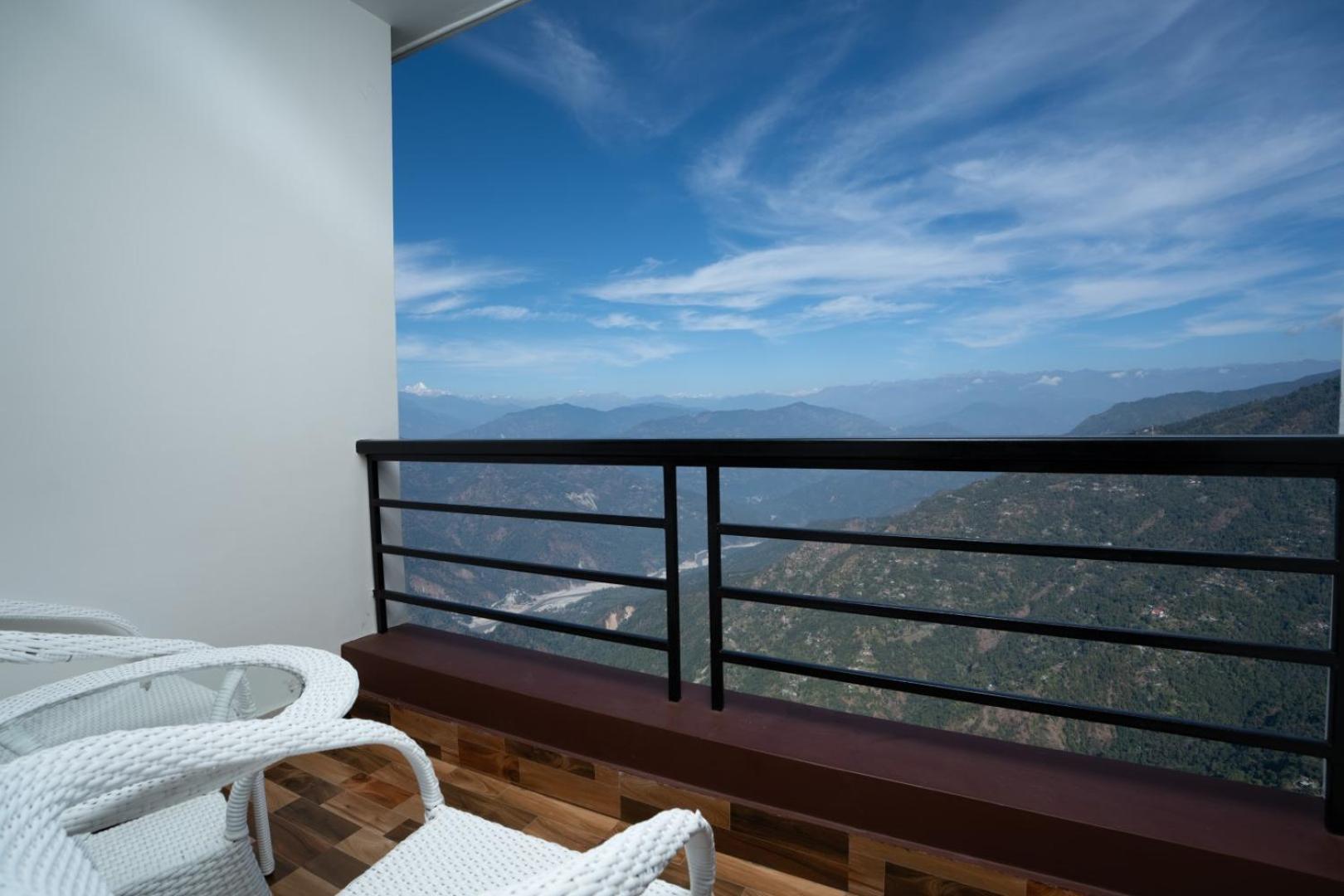 Premium Room with Balcony, Mountain & River View - Photo 4