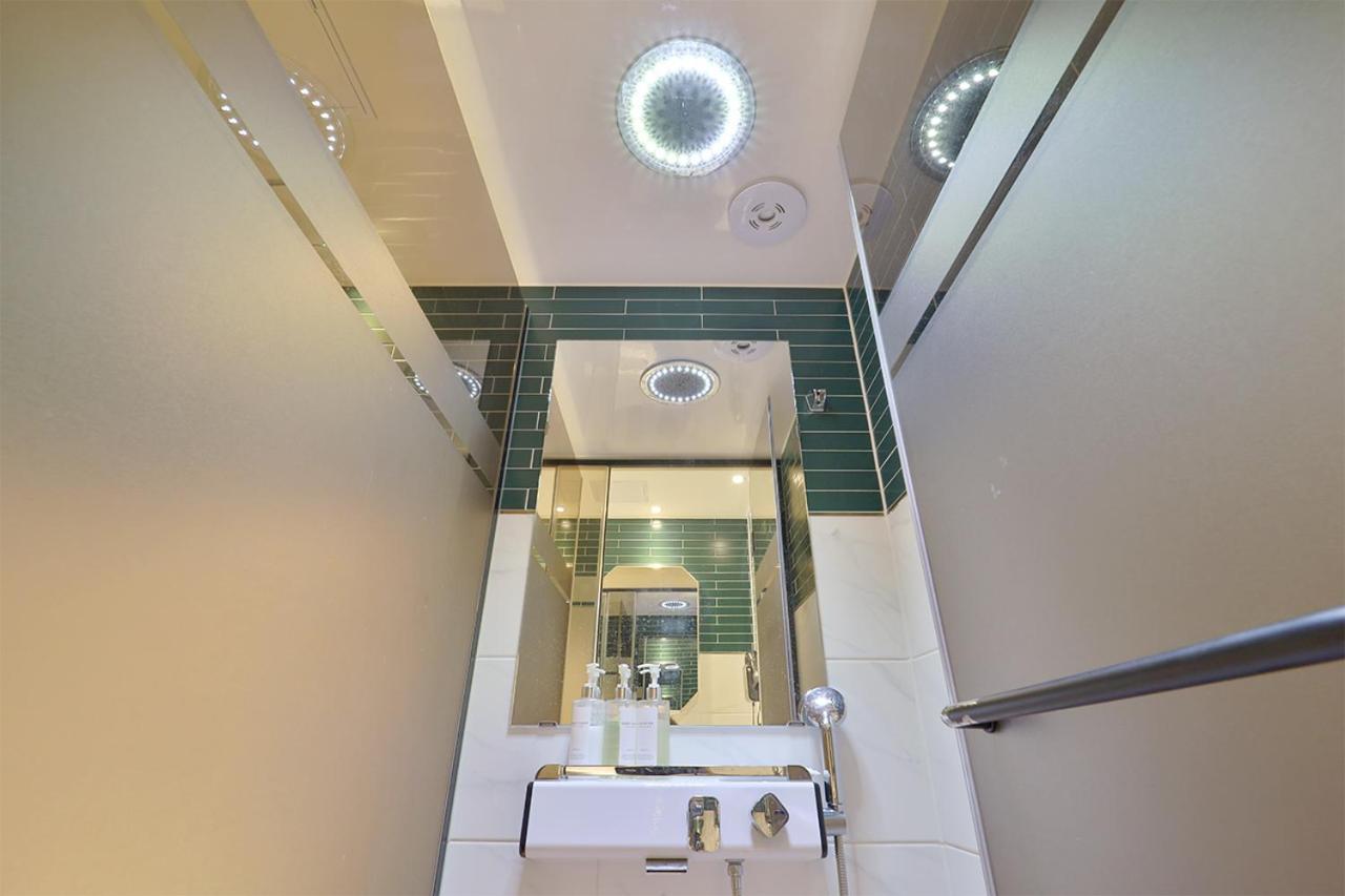 Standard Double Room - Photo 7