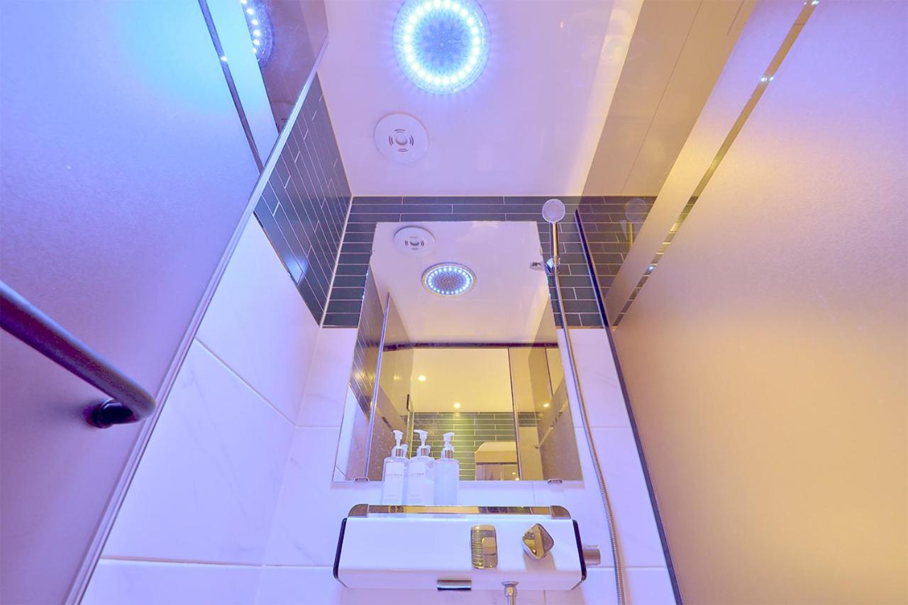 Standard Double Room - Photo 11
