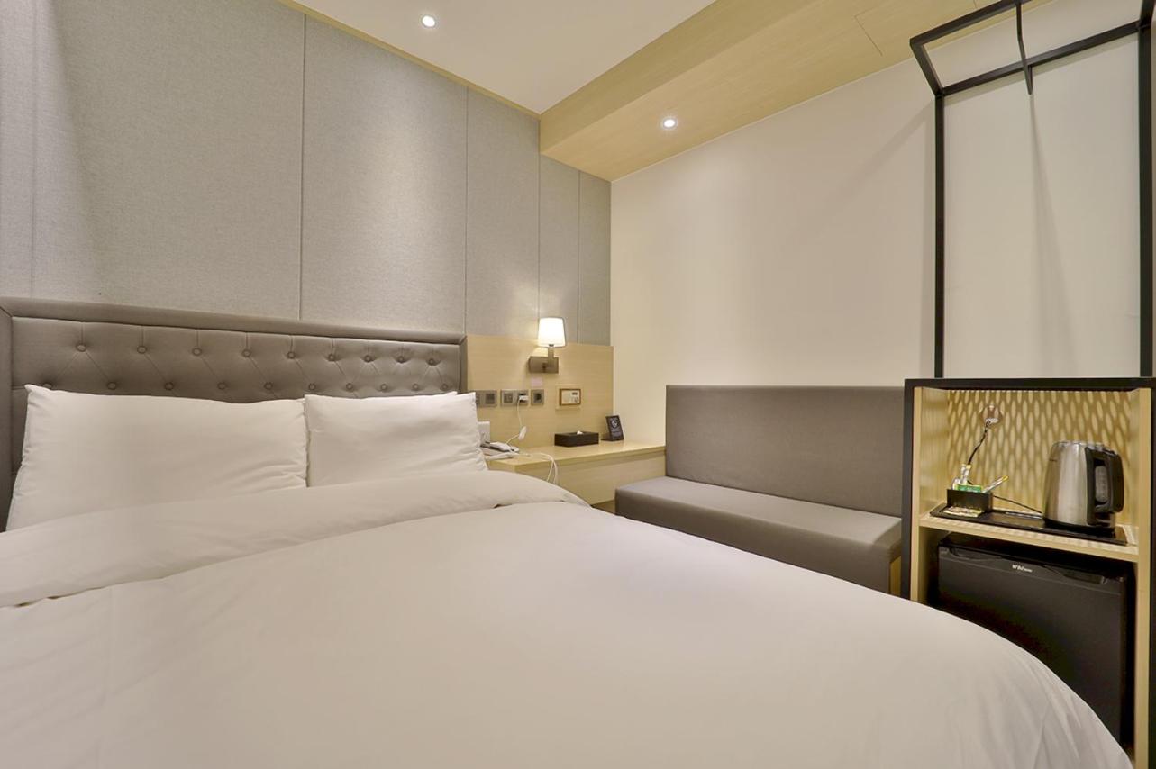 Standard Double Room - Photo 3