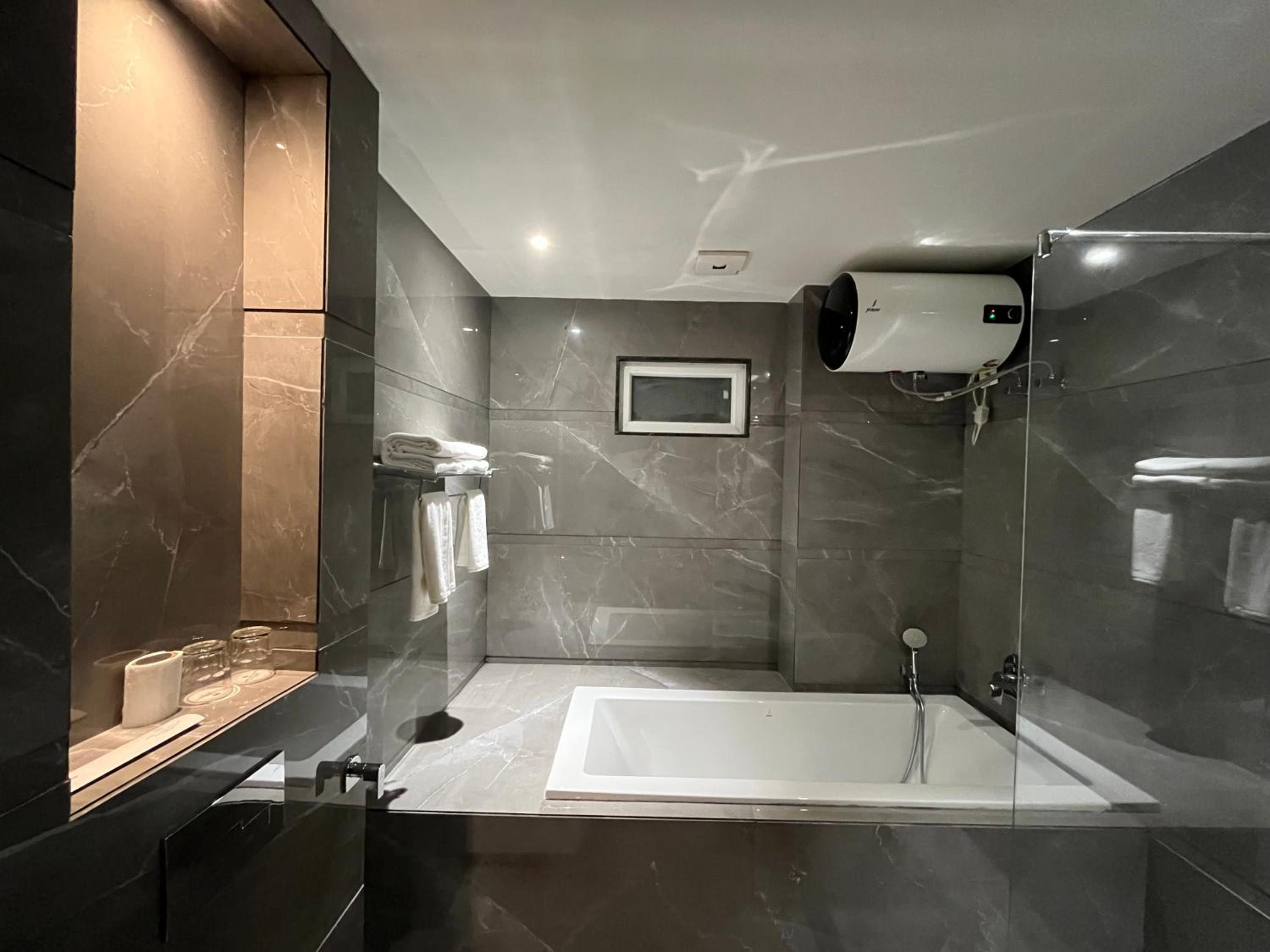 Luxury Triple Room - Photo 2