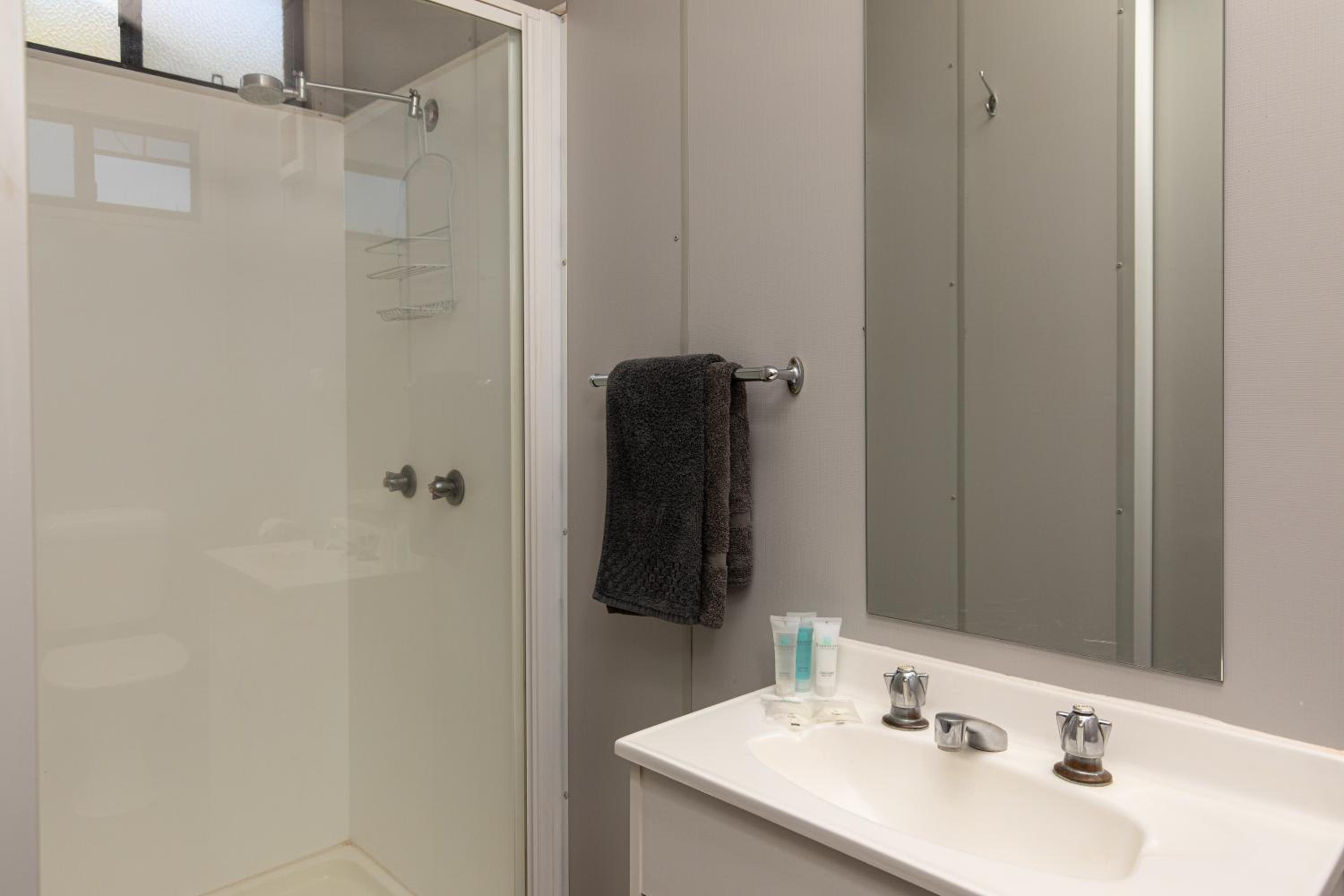 Double Room with Private Bathroom - Photo 8