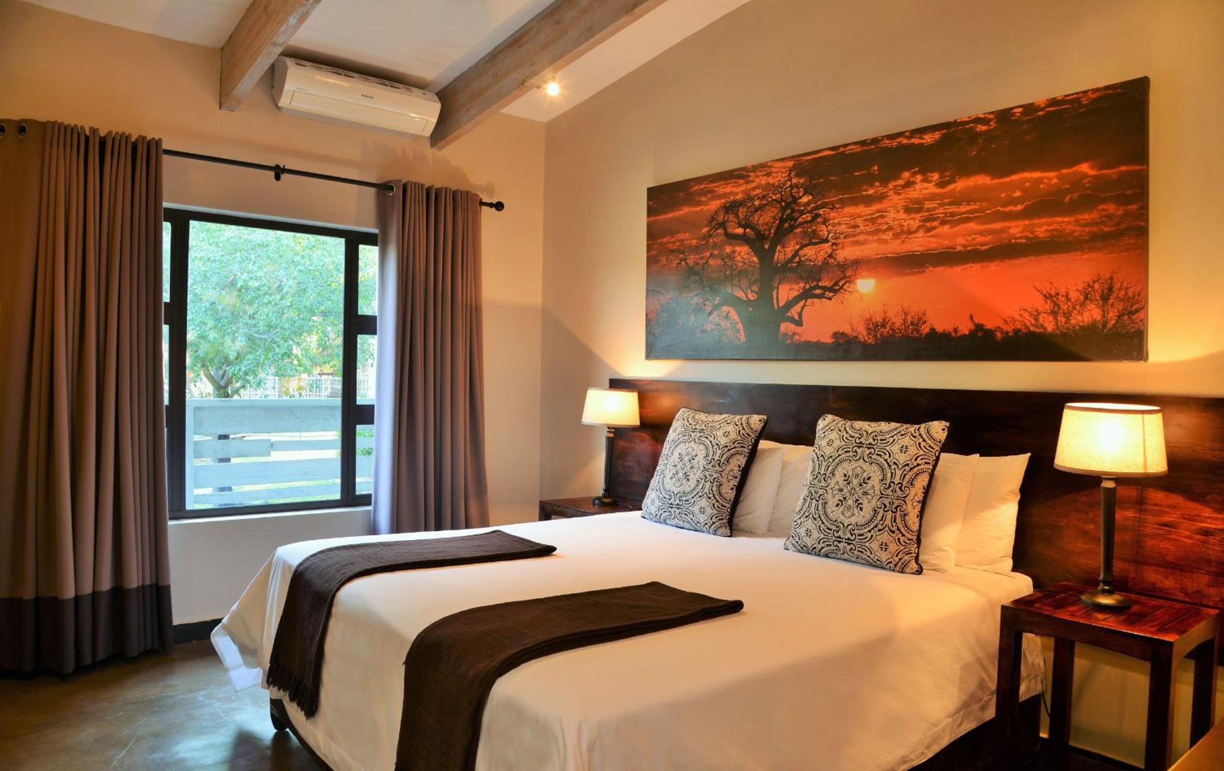 Standard King Room photo 3