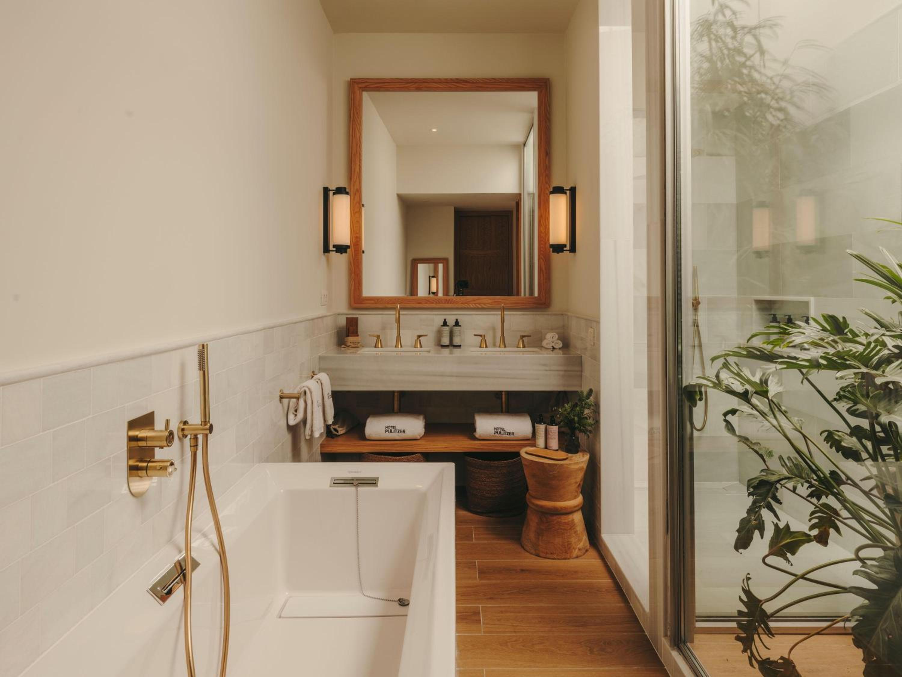 Suite (1-2 Adults)