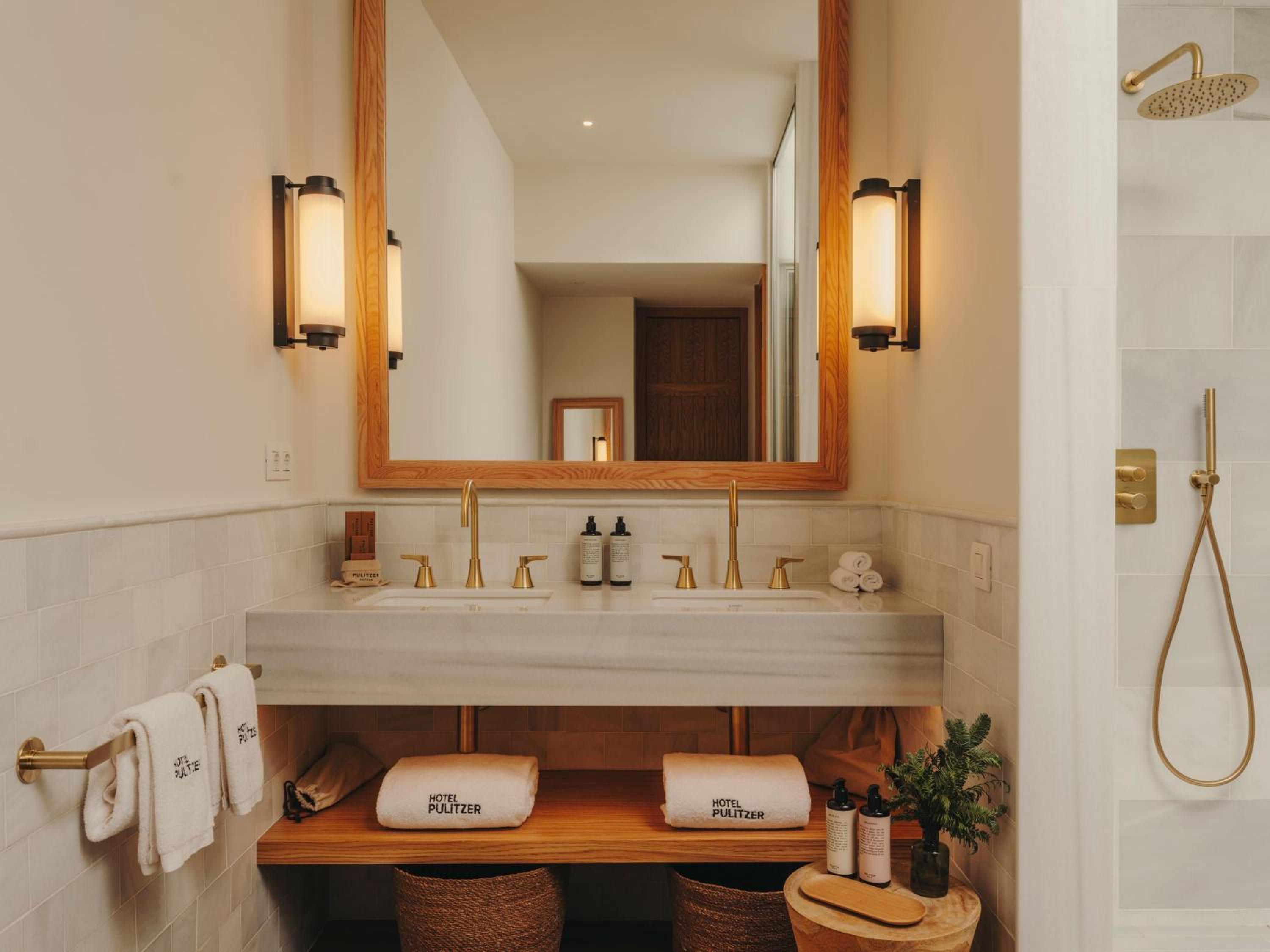 Suite (1-2 Adults)