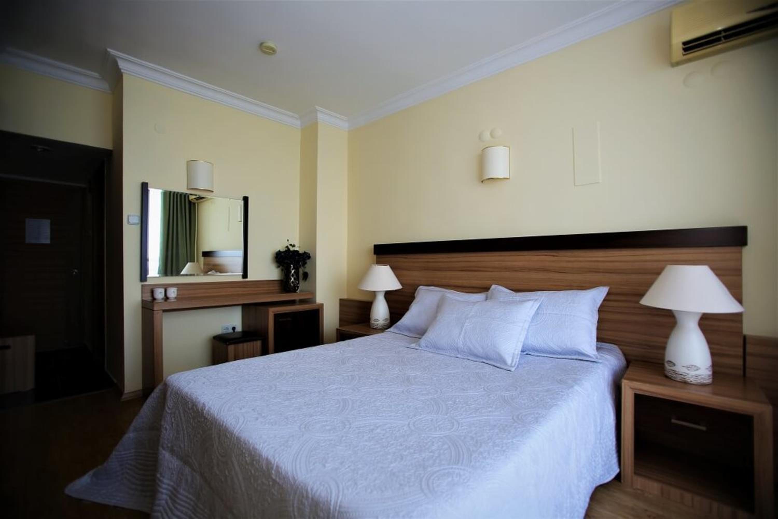 Standard Doppel- oder Zweibettzimmer mit Meerblick