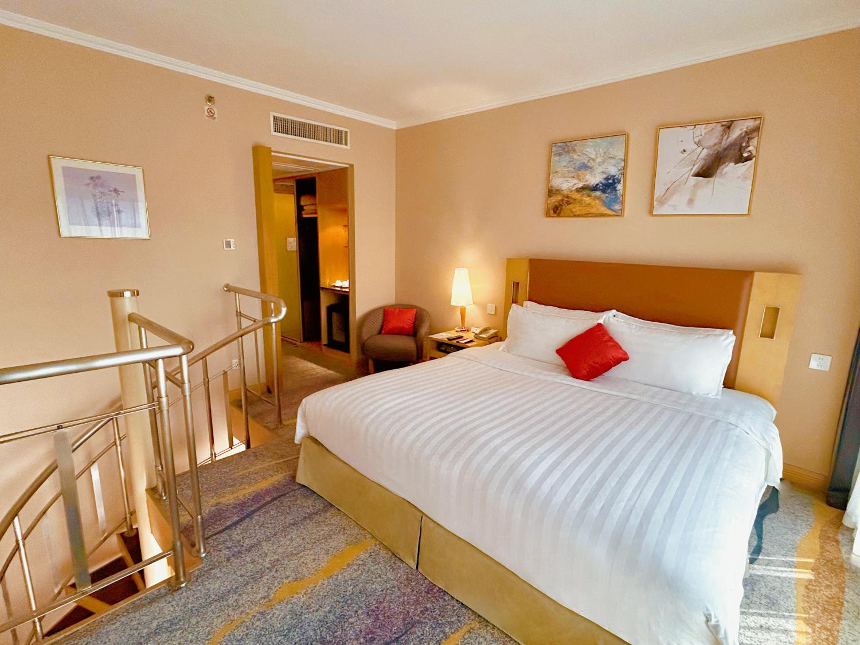 Duplex Family Suite Room photo 3