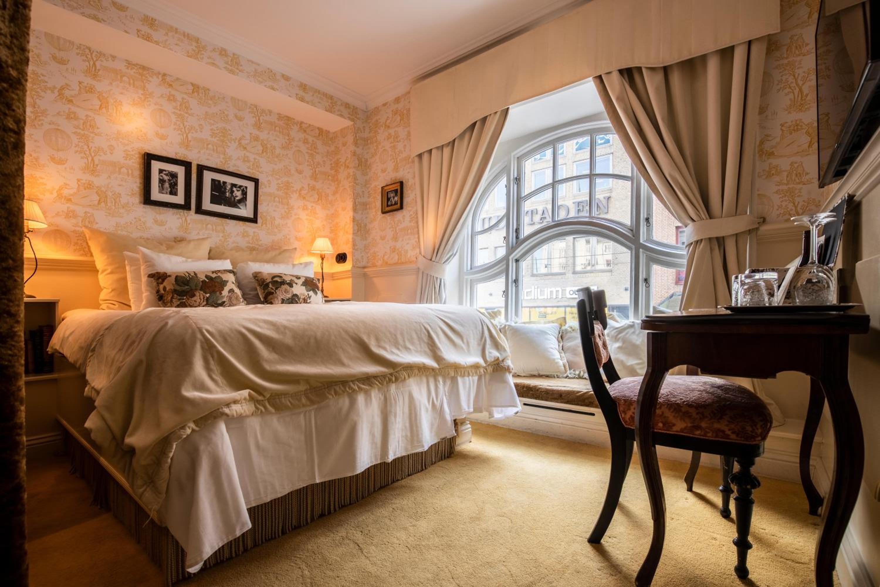 Petite Plus Double Room