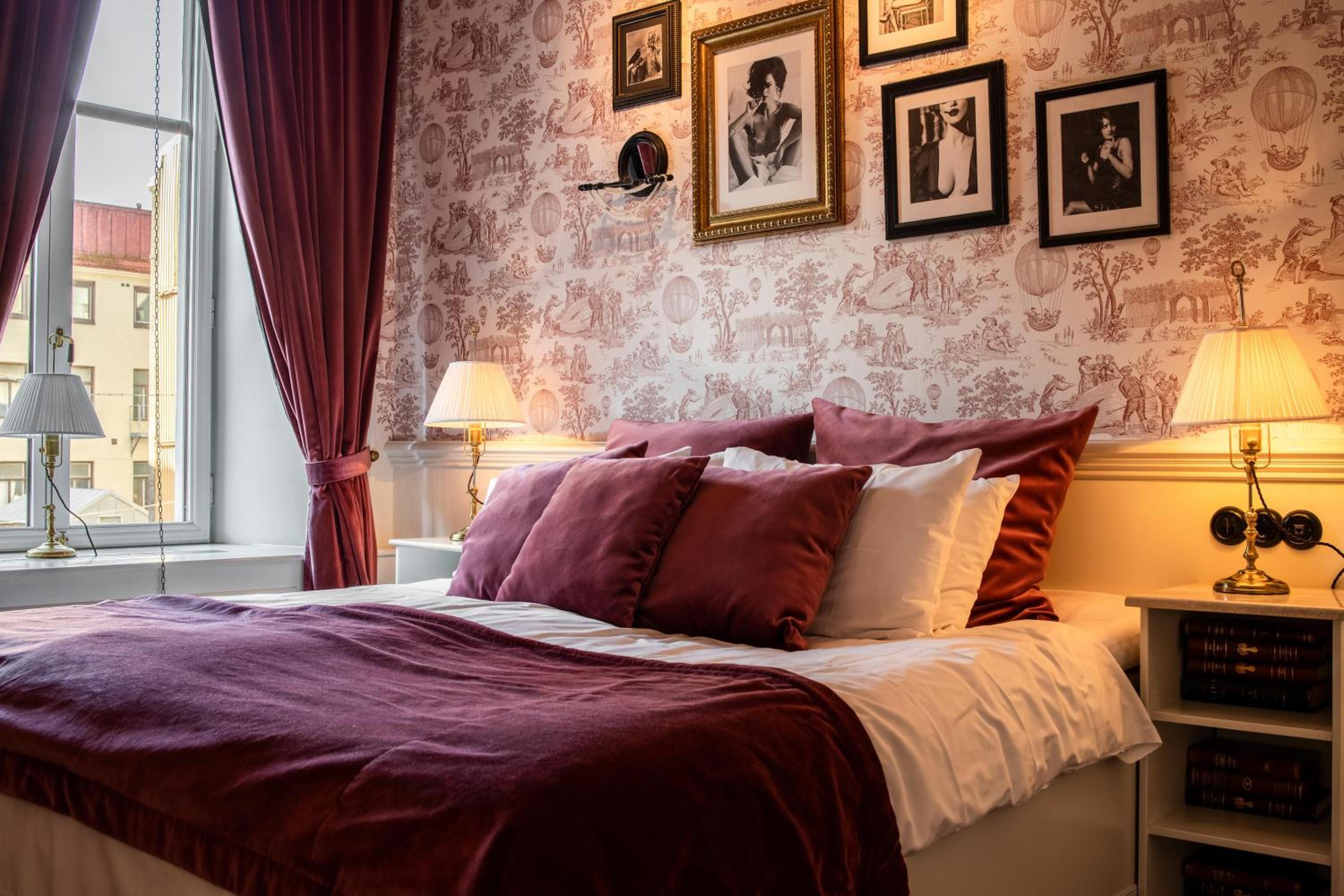 Petite Plus Double Room  photo 2