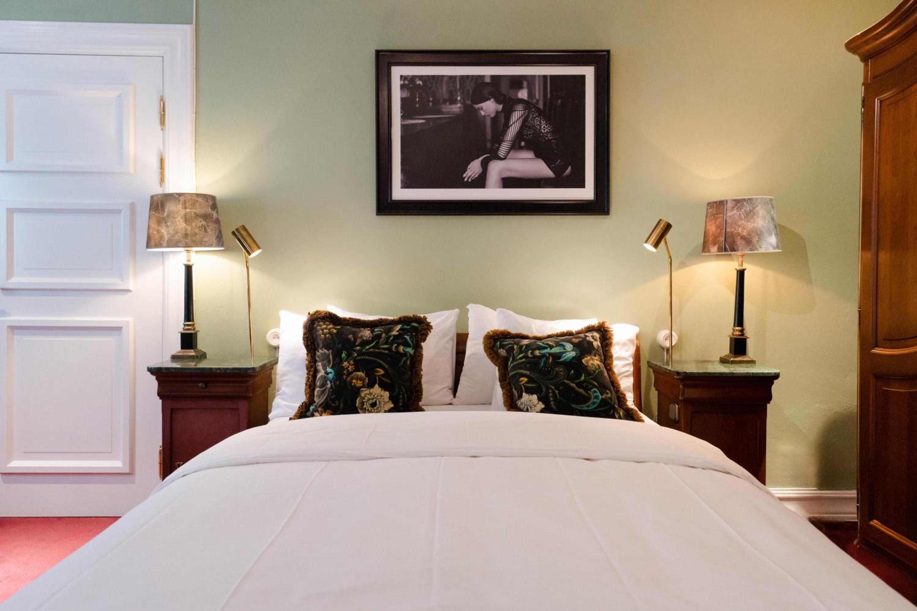 Double Room Small - Photo 17