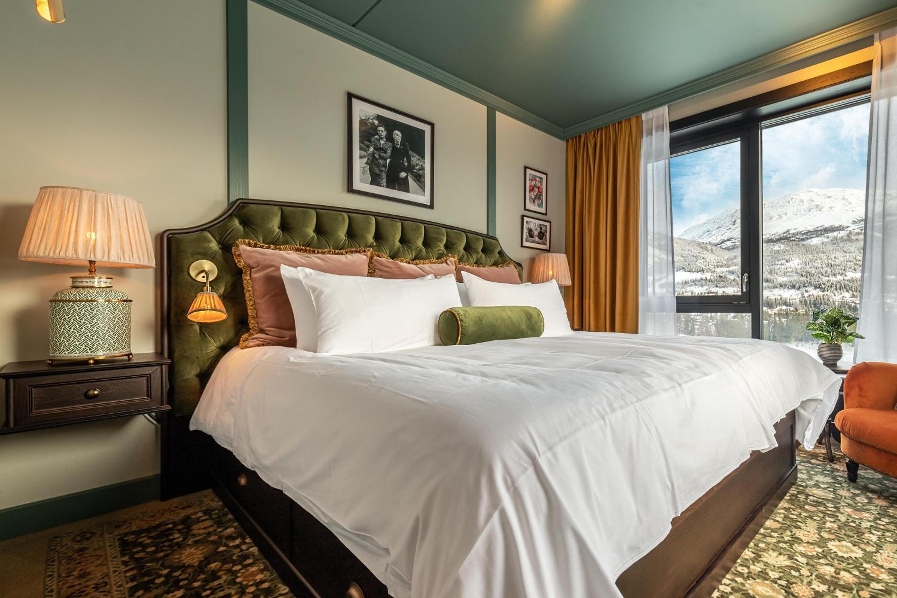 Standard Double Room with Mountain View